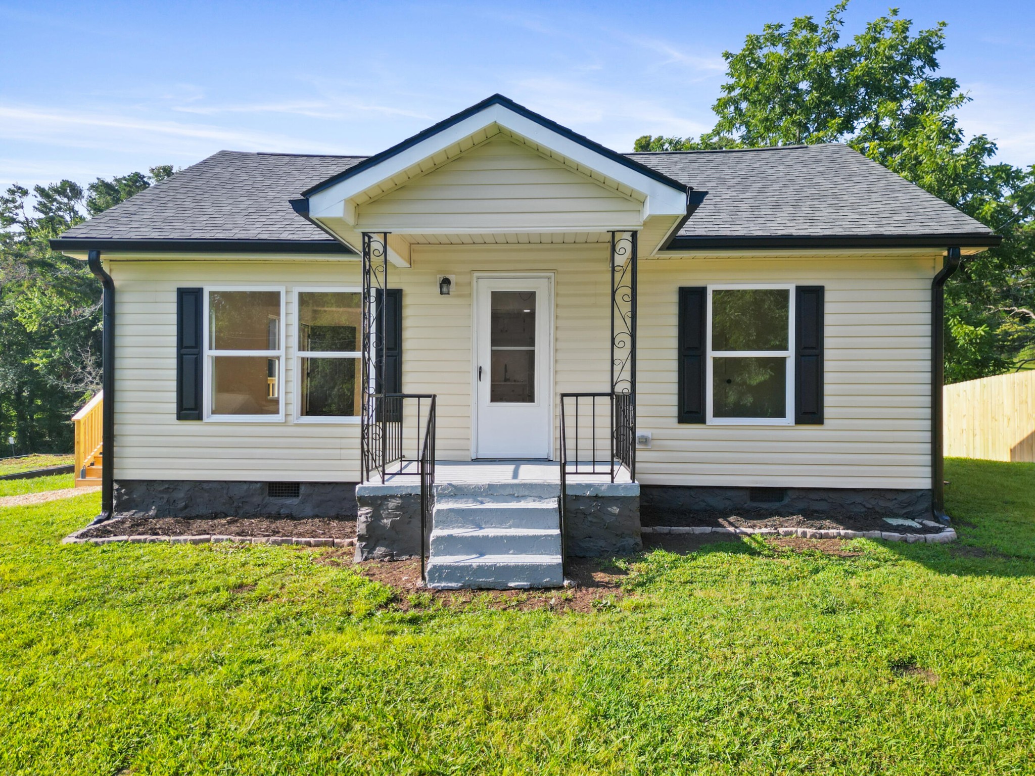 135 Hunt Street Property Photo 1