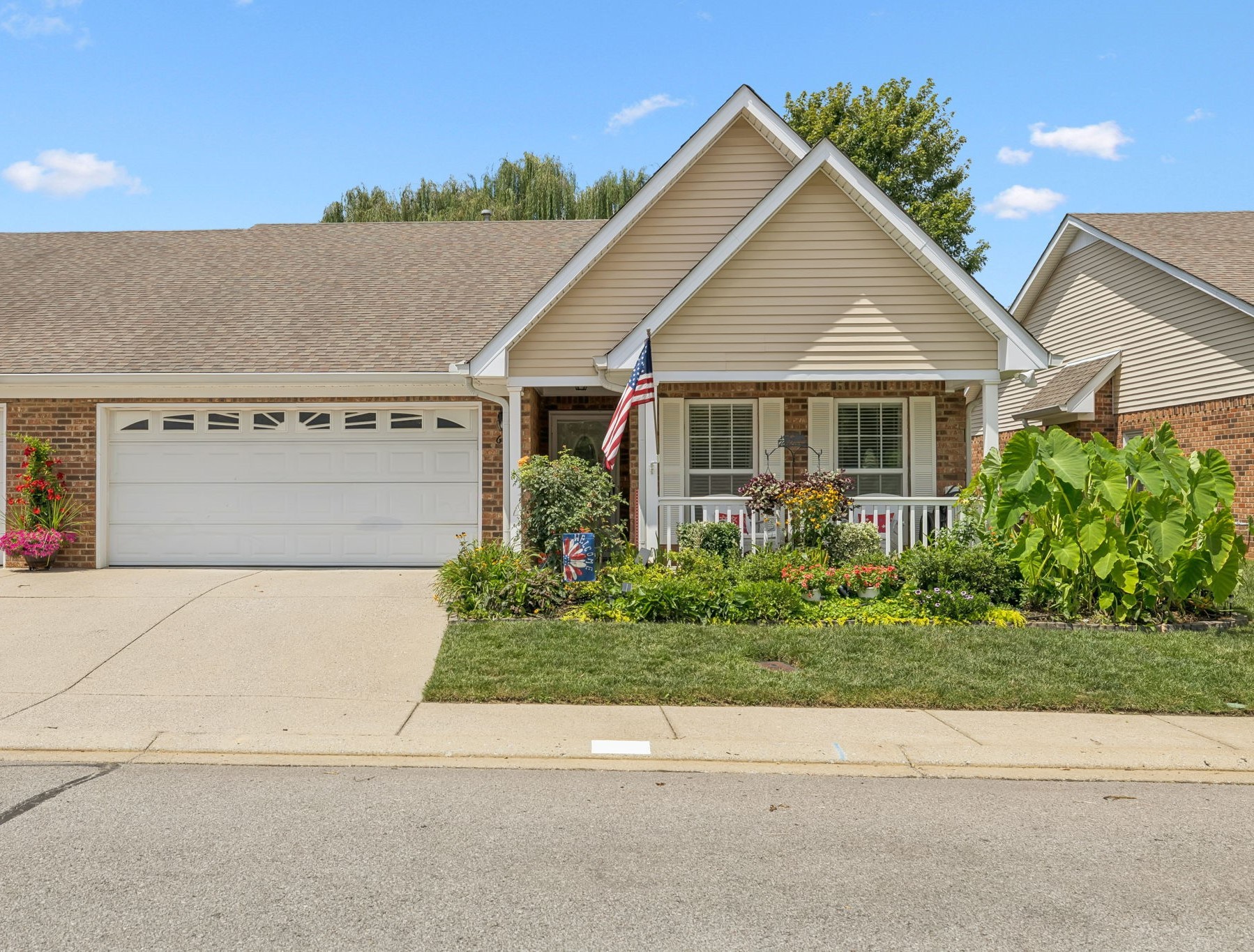 610 Village Green Cir Property Photo 1