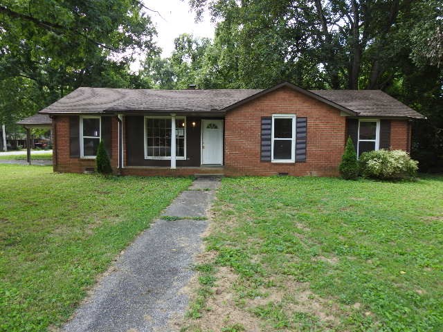 1403 Avon Rd Property Photo 1