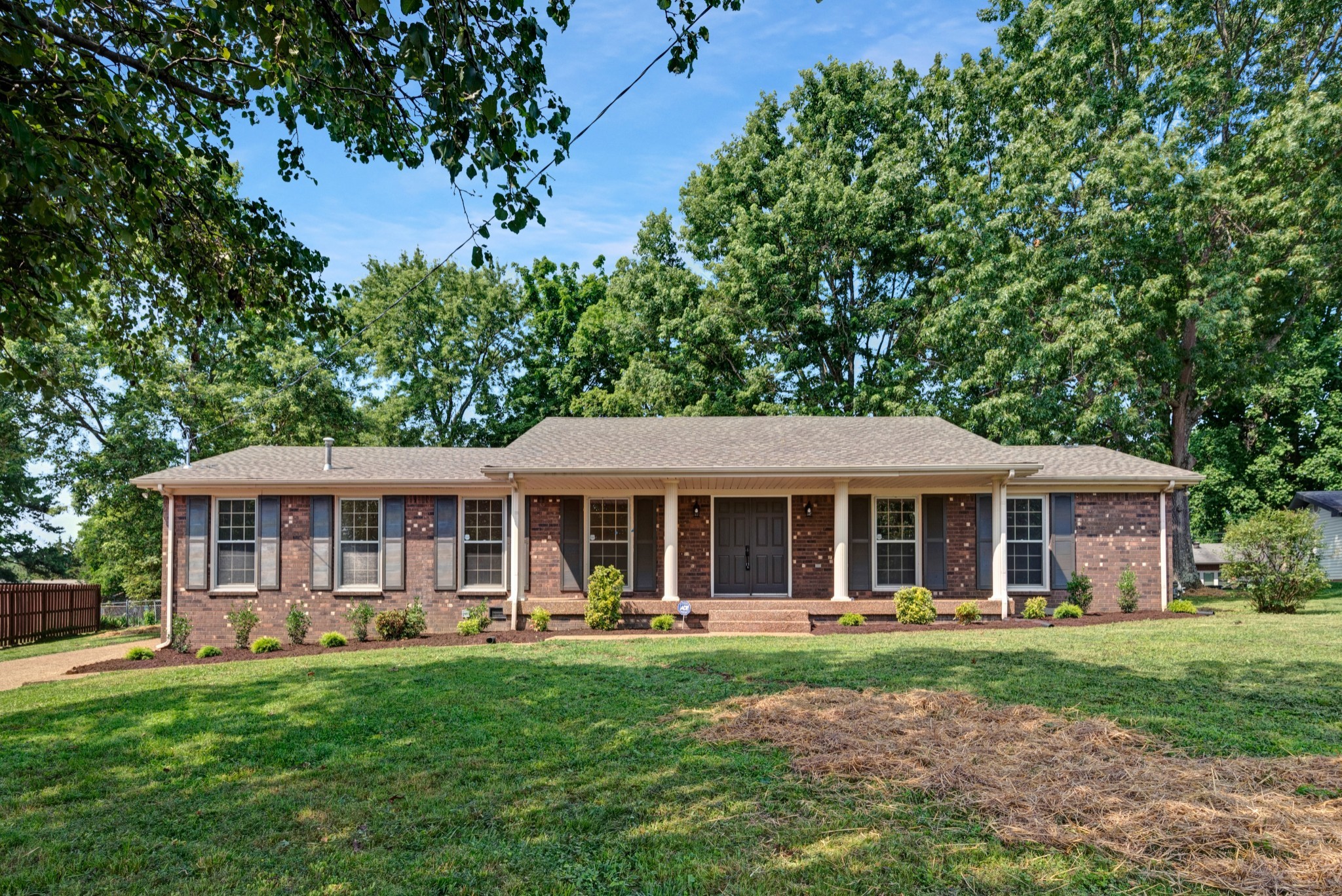 512 Saint Paul Ct Property Photo 1