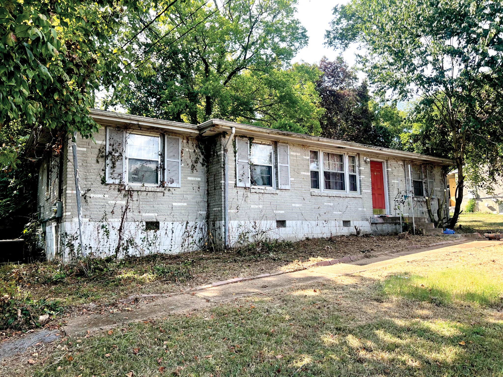 231 Spring Valley Dr Property Photo 1