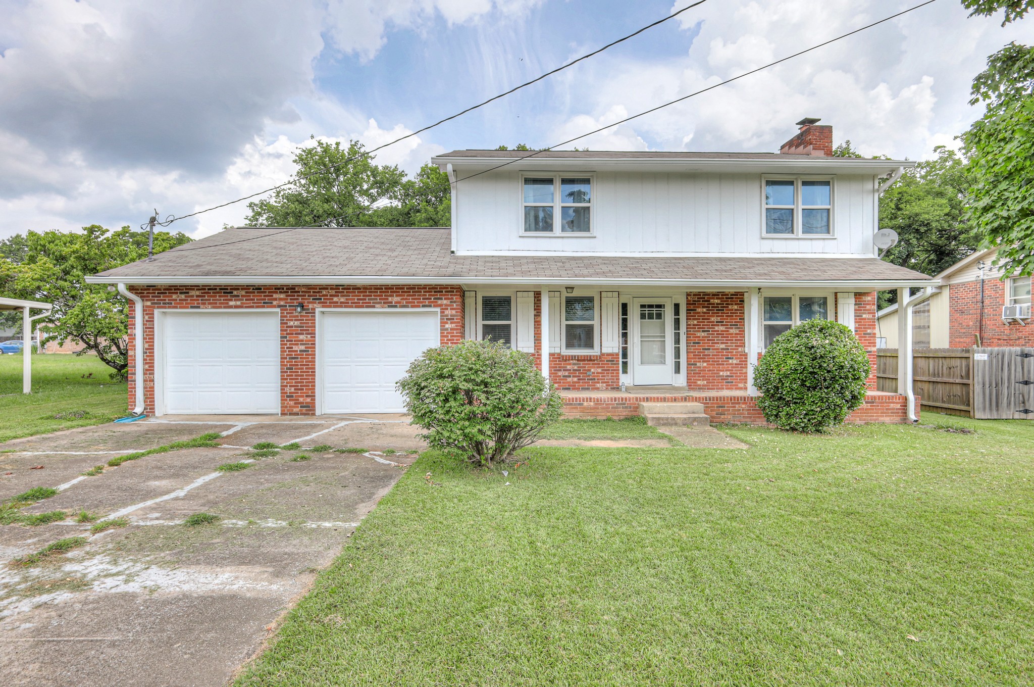 1213 N Graycroft Ave Property Photo 1