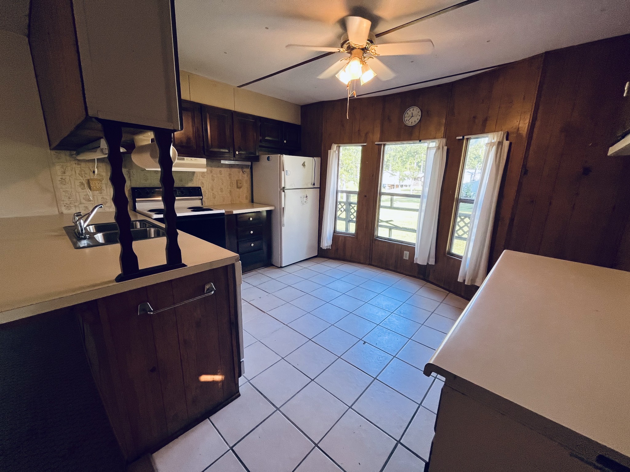 294 Ridgeway Dr Property Photo 2