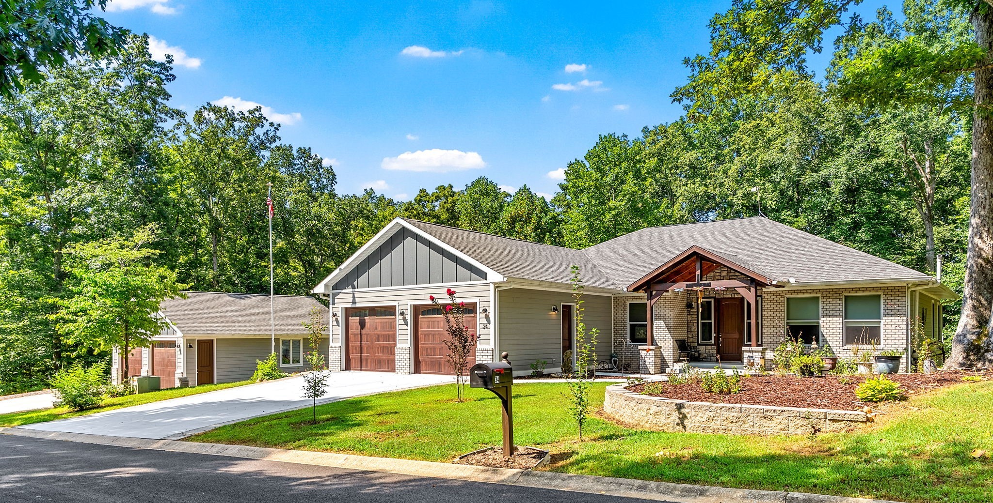 34 Navajo Ct