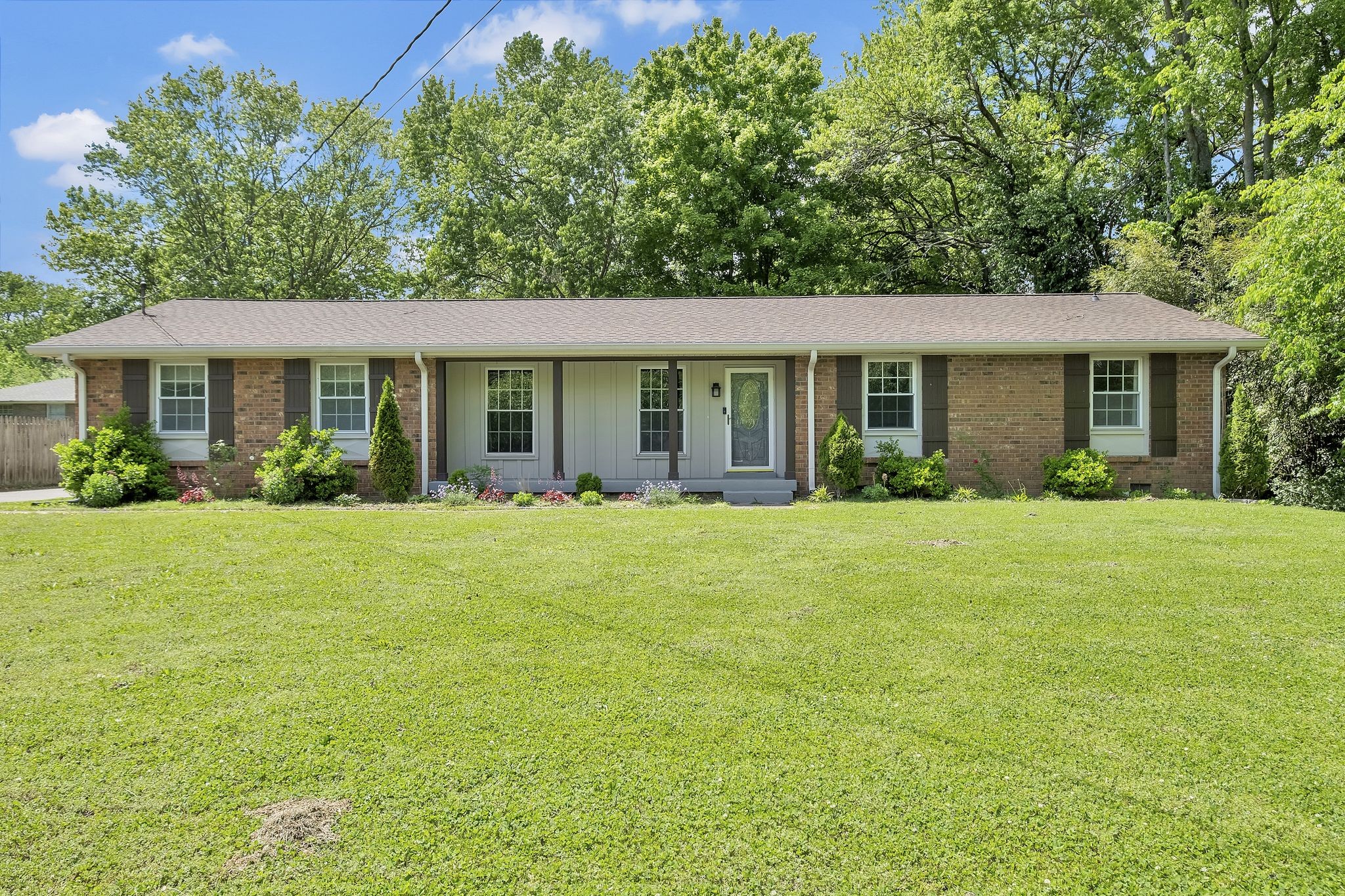 213 Ivy Dr Property Photo 1