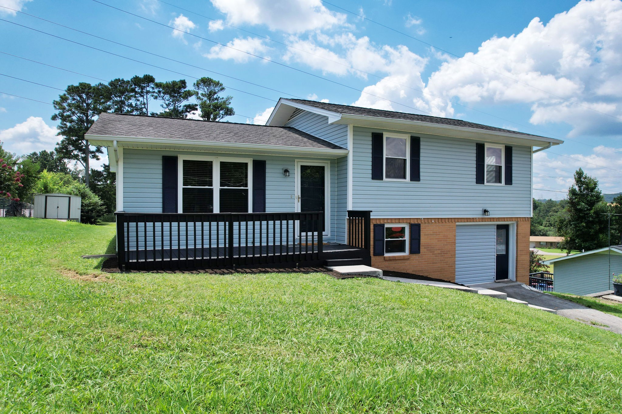 1842 Rolling Brook Dr, Ne Property Photo 1