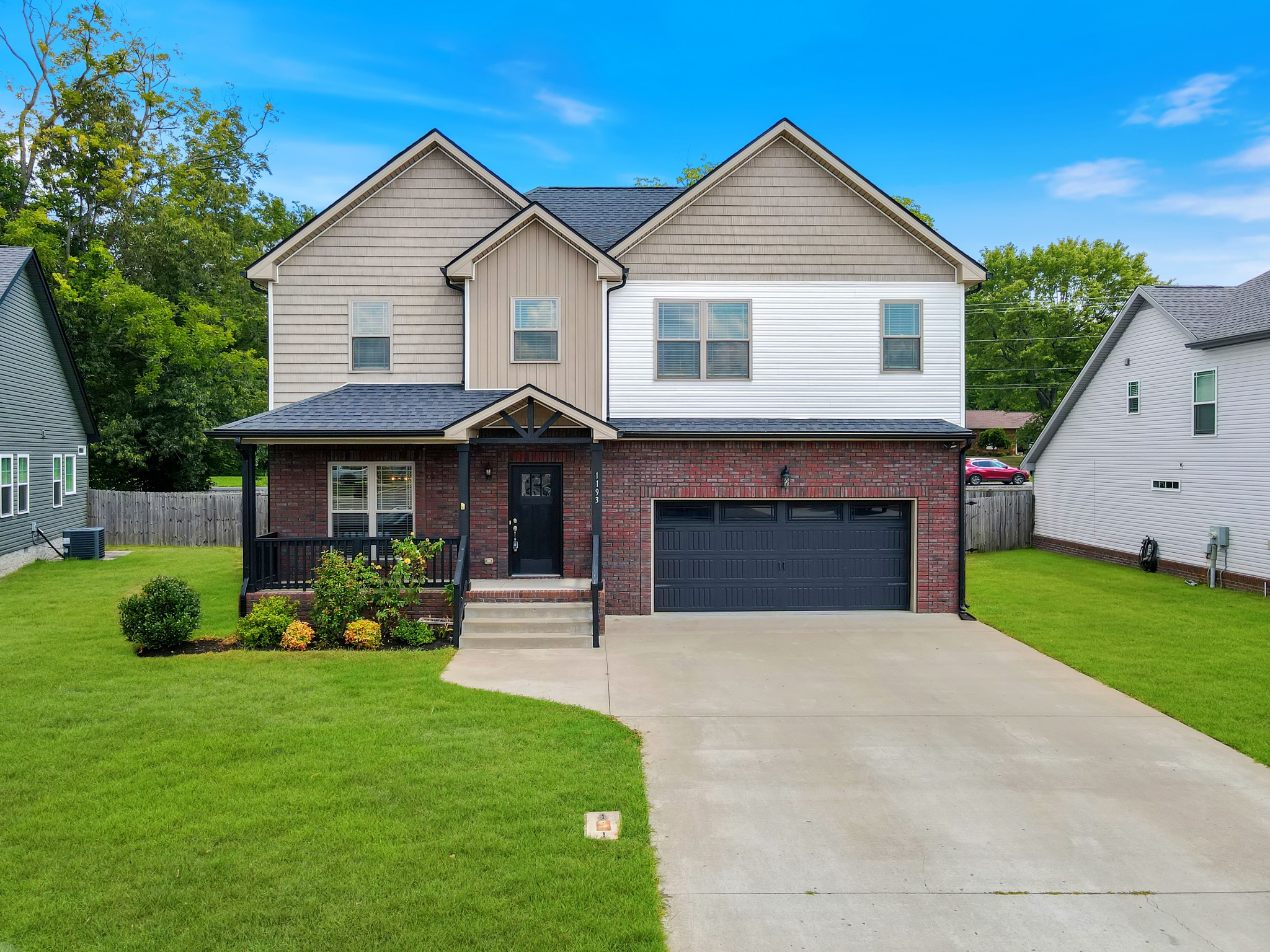 1193 Ewing Way Property Photo 1
