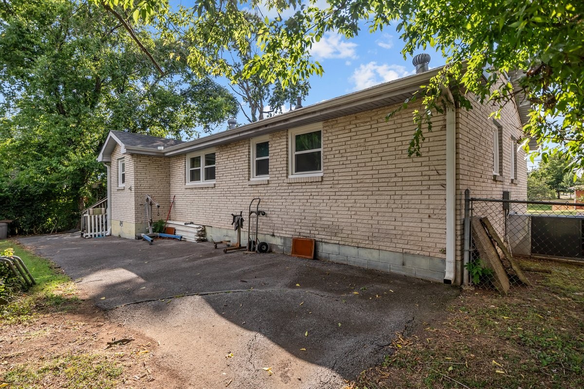 478 Sunliner Dr Property Photo 29
