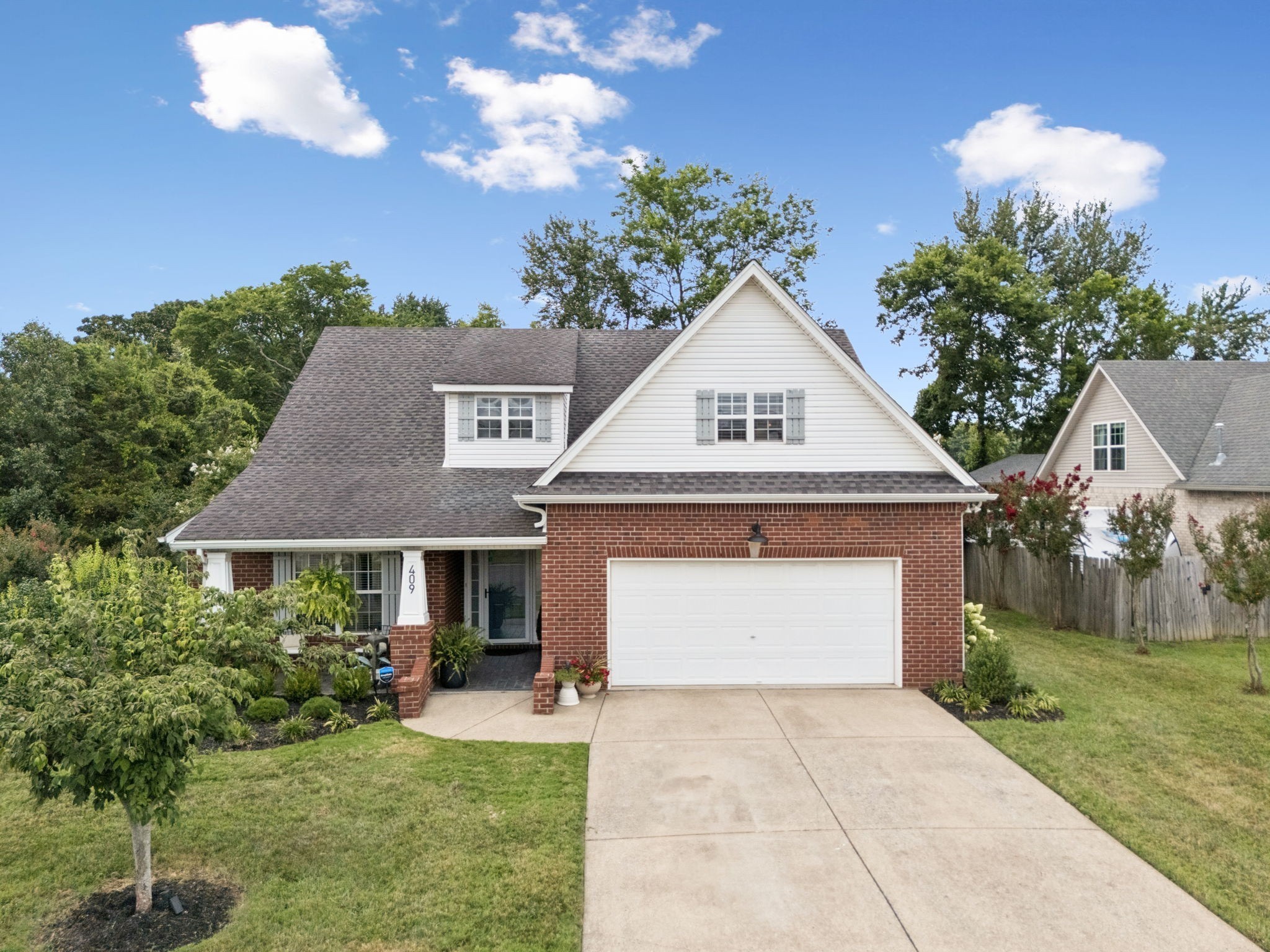 409 Forrest Pointe Dr Property Photo 1