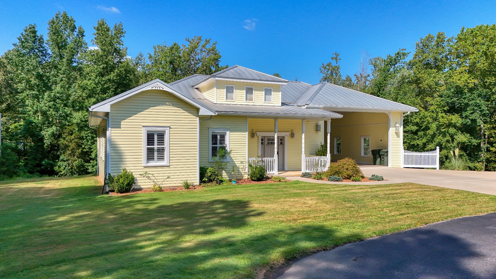 120 Sarver Dr Property Photo 1