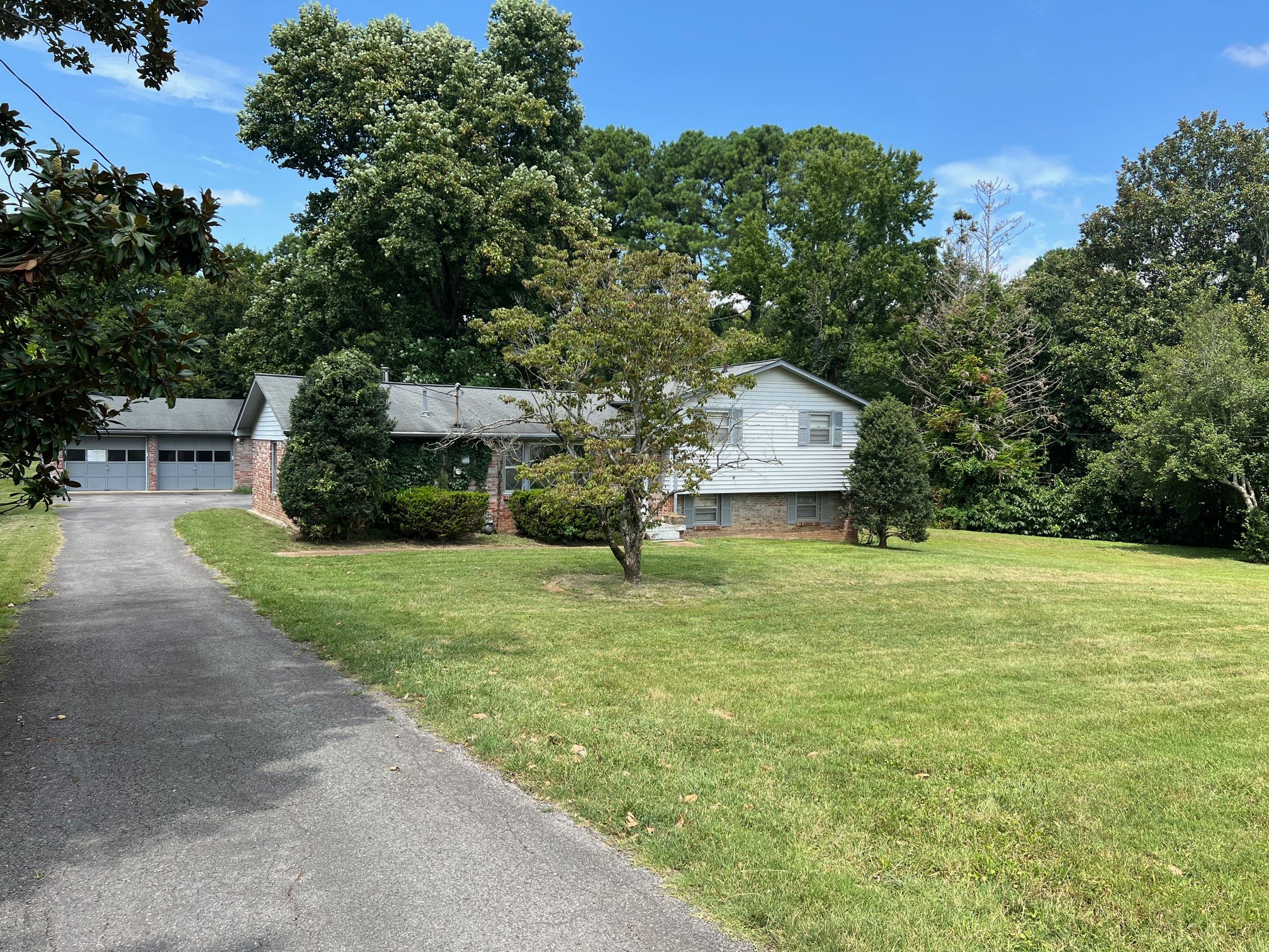 106 Elnora Dr Property Photo 1