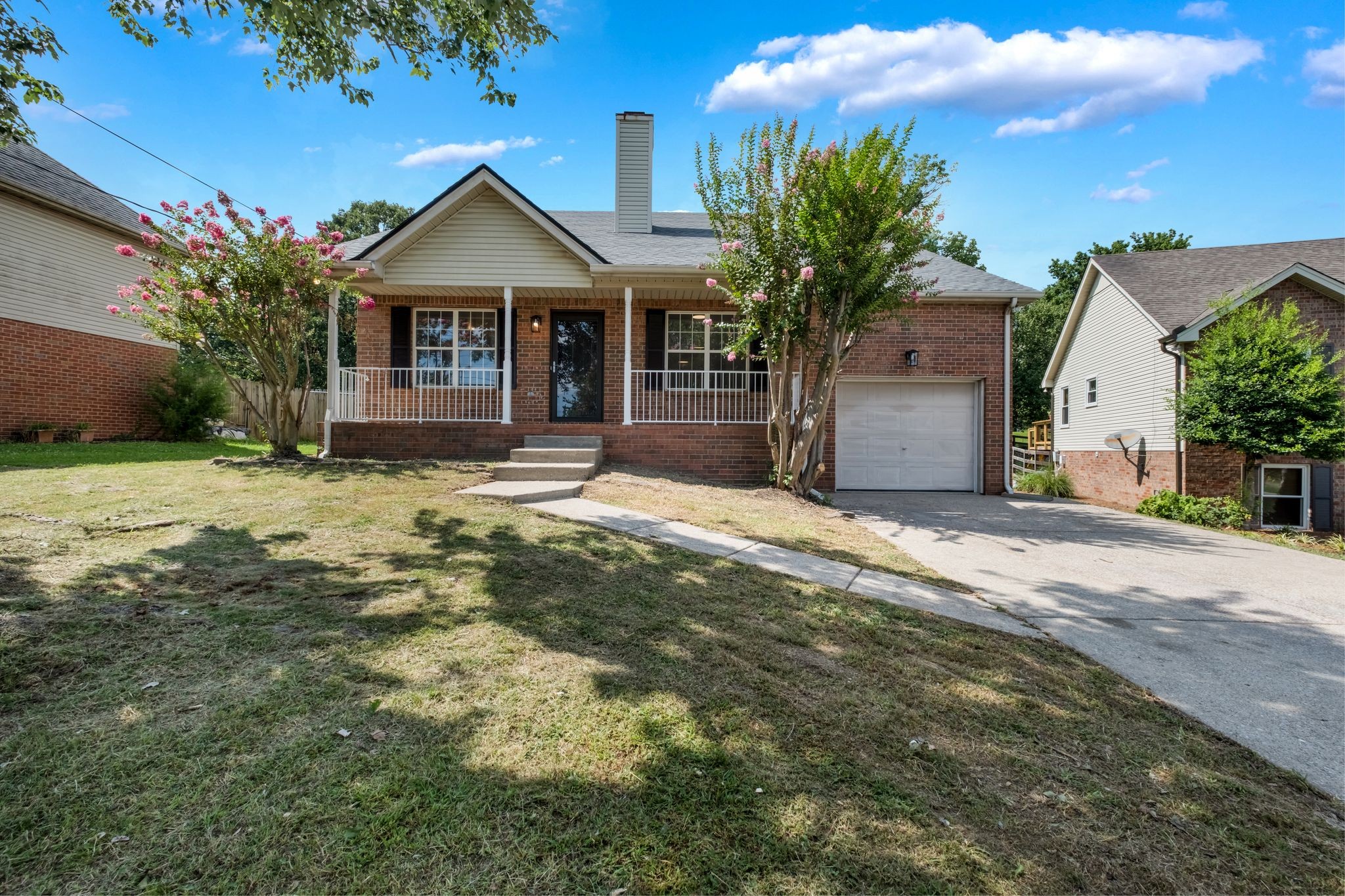 5413 Roxborough Pt Property Photo 1