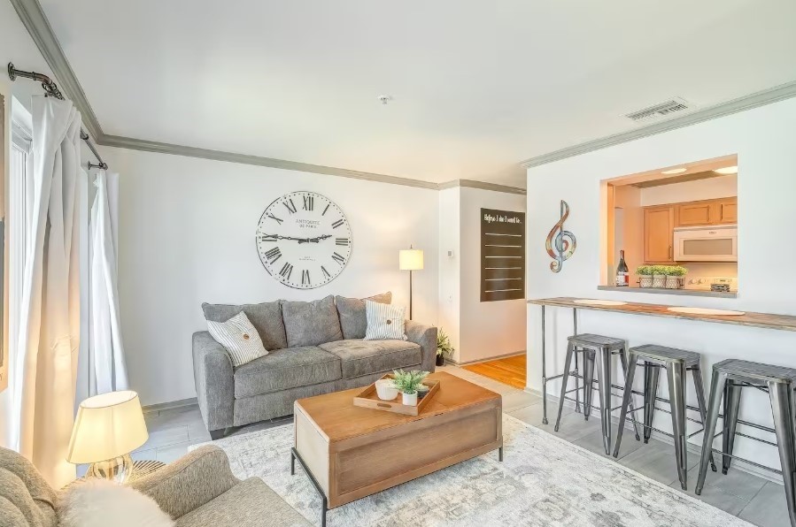 1018 1st Ave, N Property Photo 1