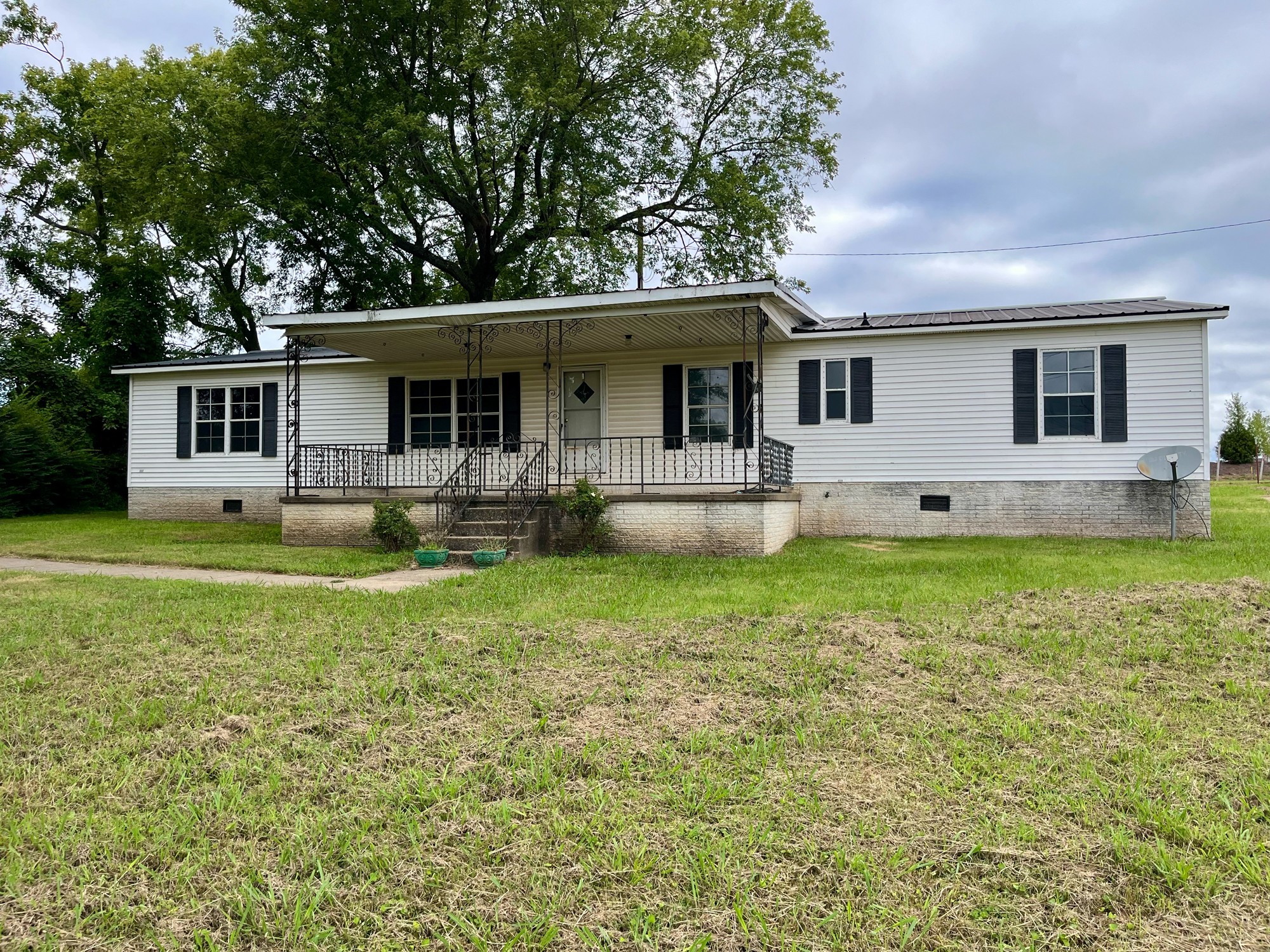 1197 Compton Rd Property Photo 1