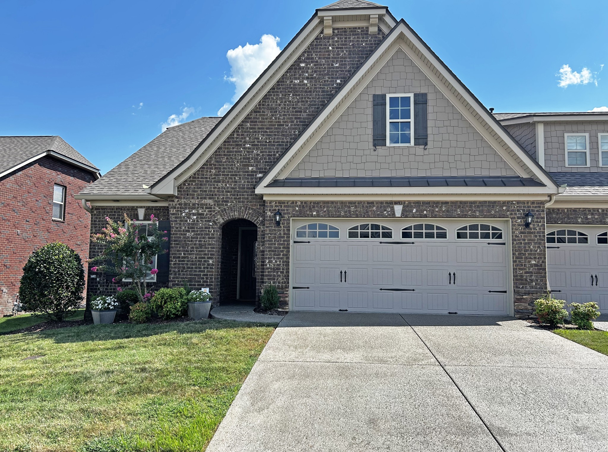 1016 Prestwick Ln Property Photo 1