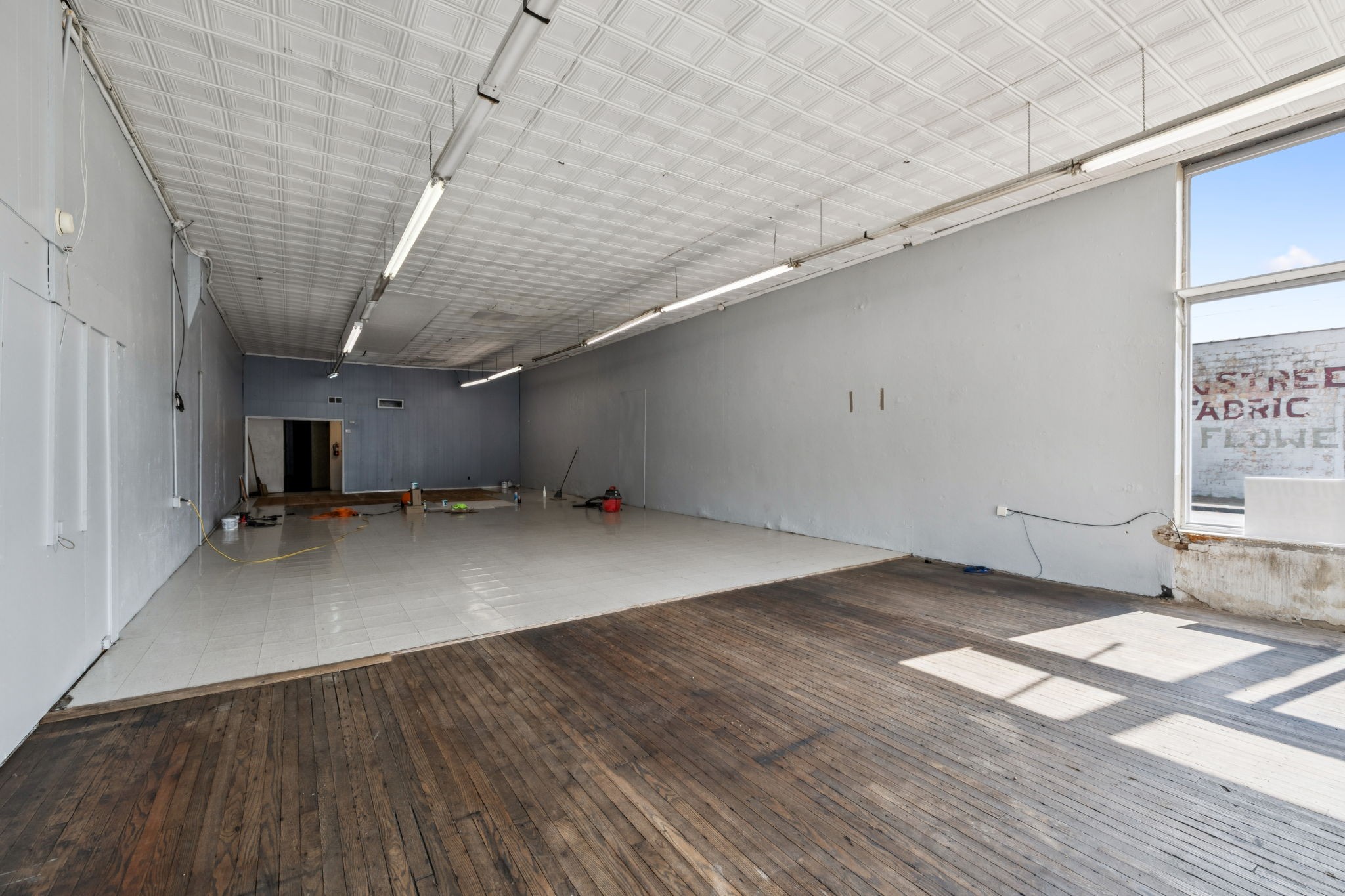 39 E Main St Property Photo 15