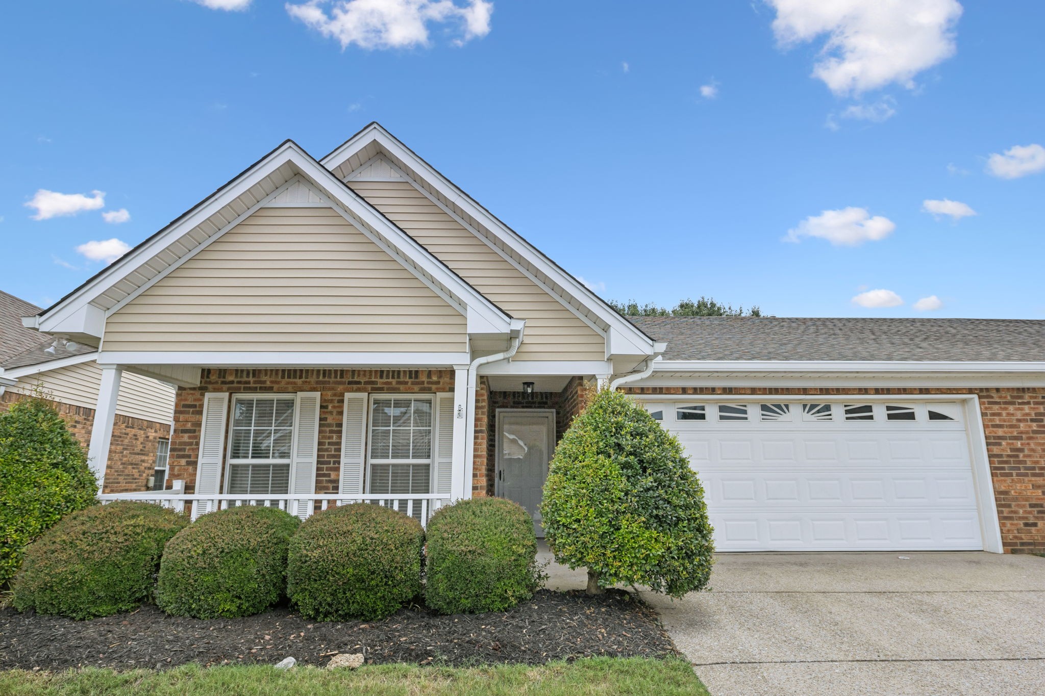 639 Forest Glen Cir Property Photo 1