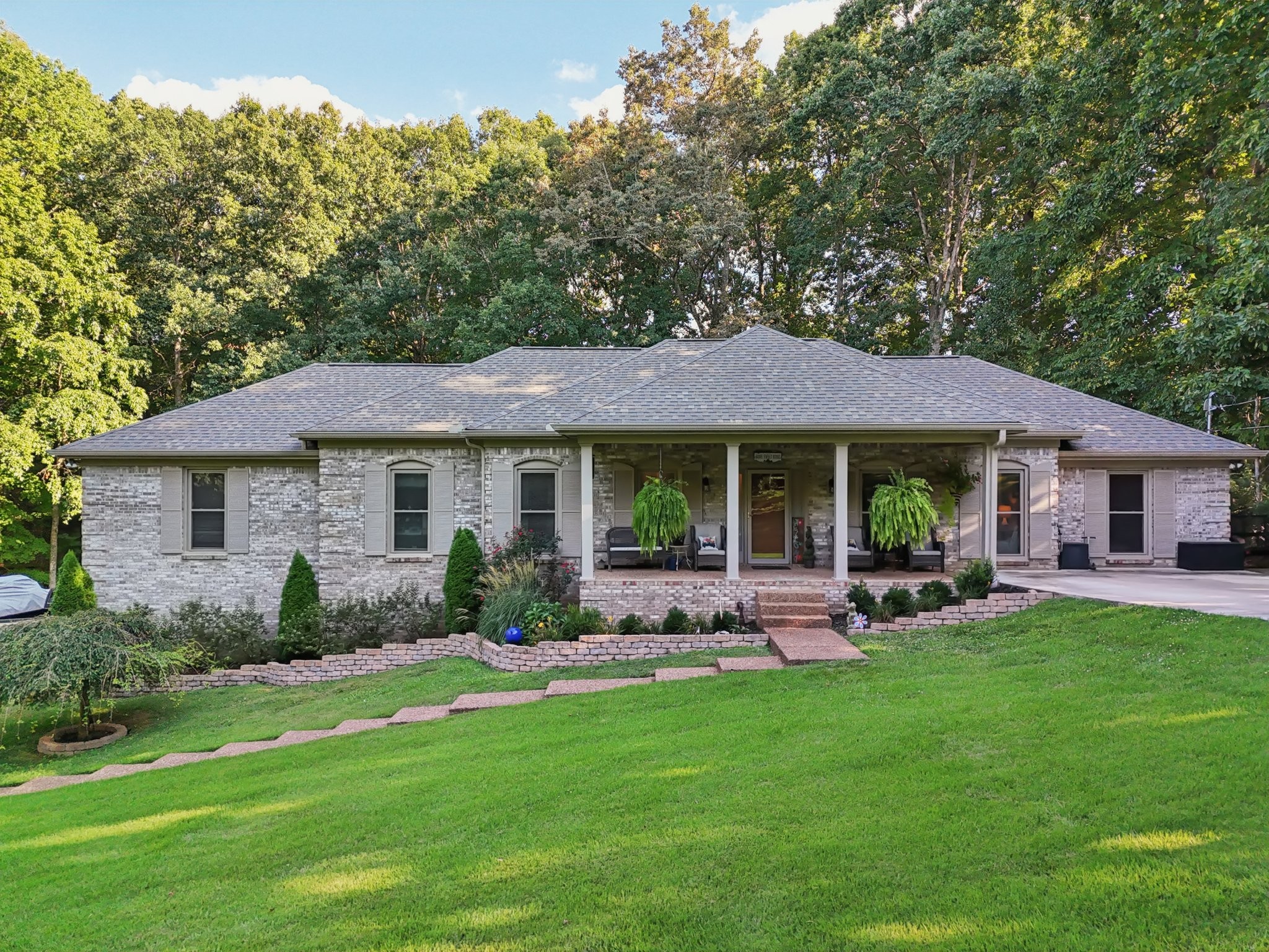 106 Dogwood Ct Property Photo 1