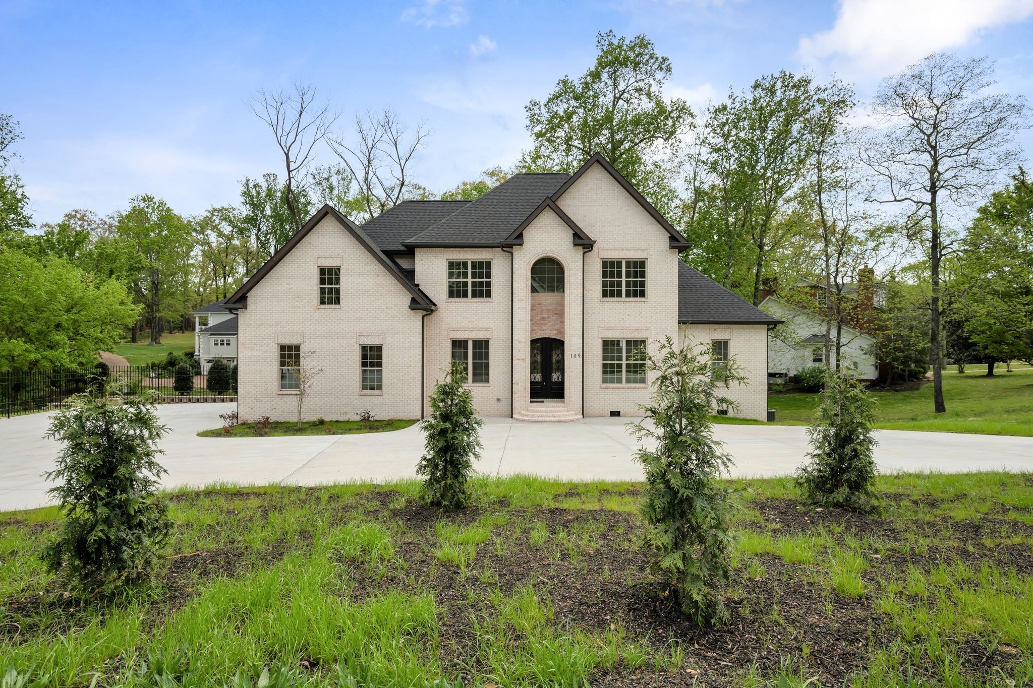 109 Oak Hill Dr Property Photo 1