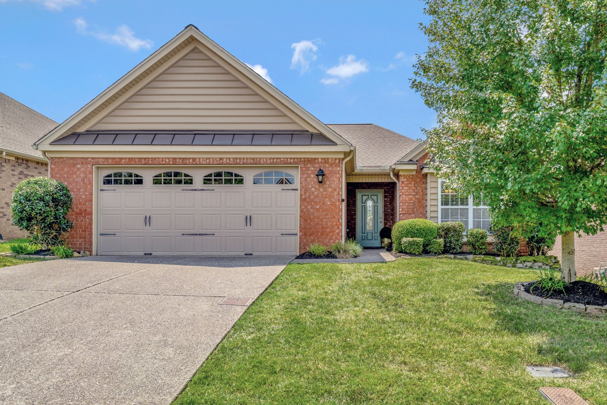 270 Meandering Dr Property Photo 1