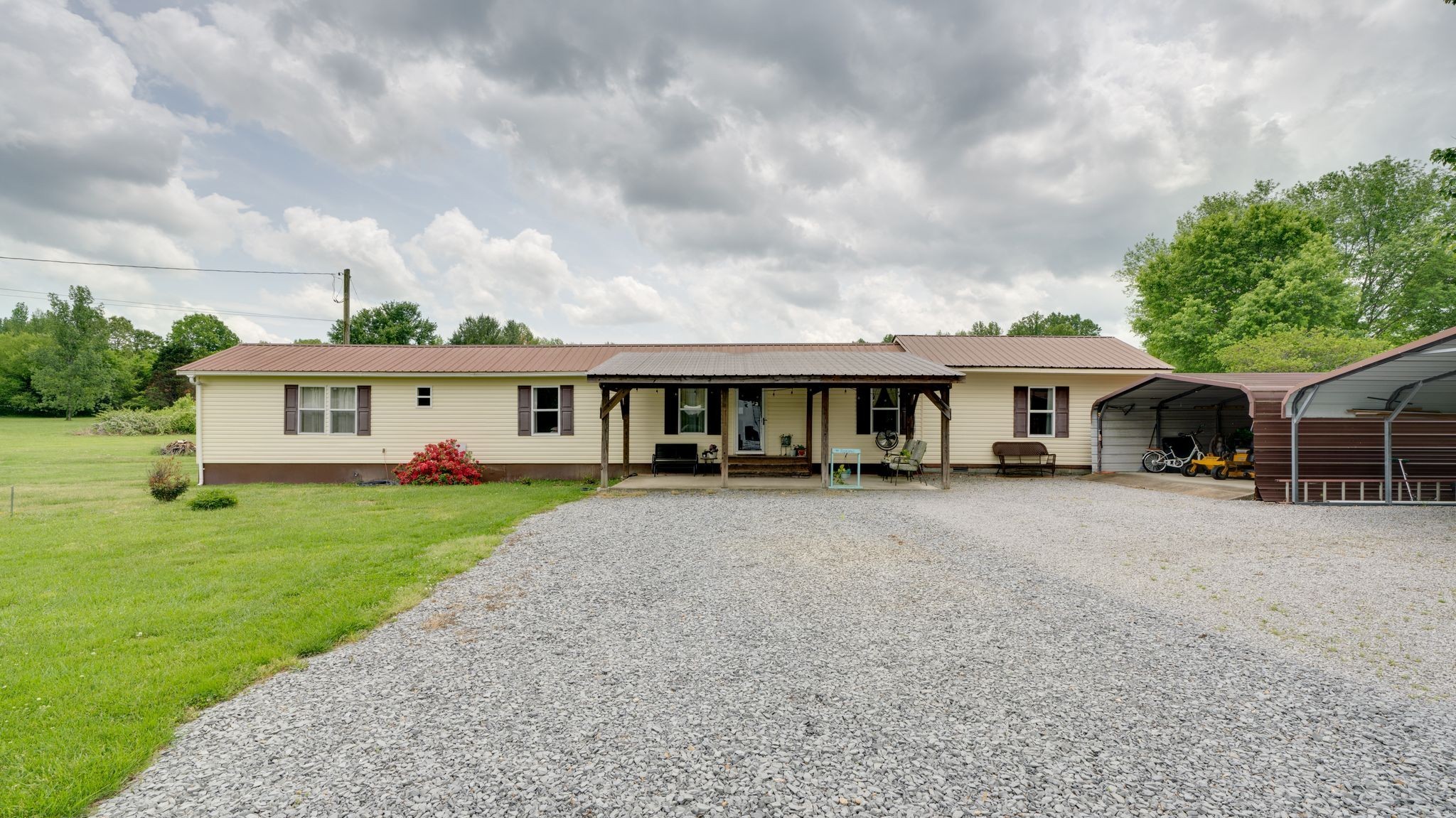 1991 Mosley Ferry Rd Property Photo 1