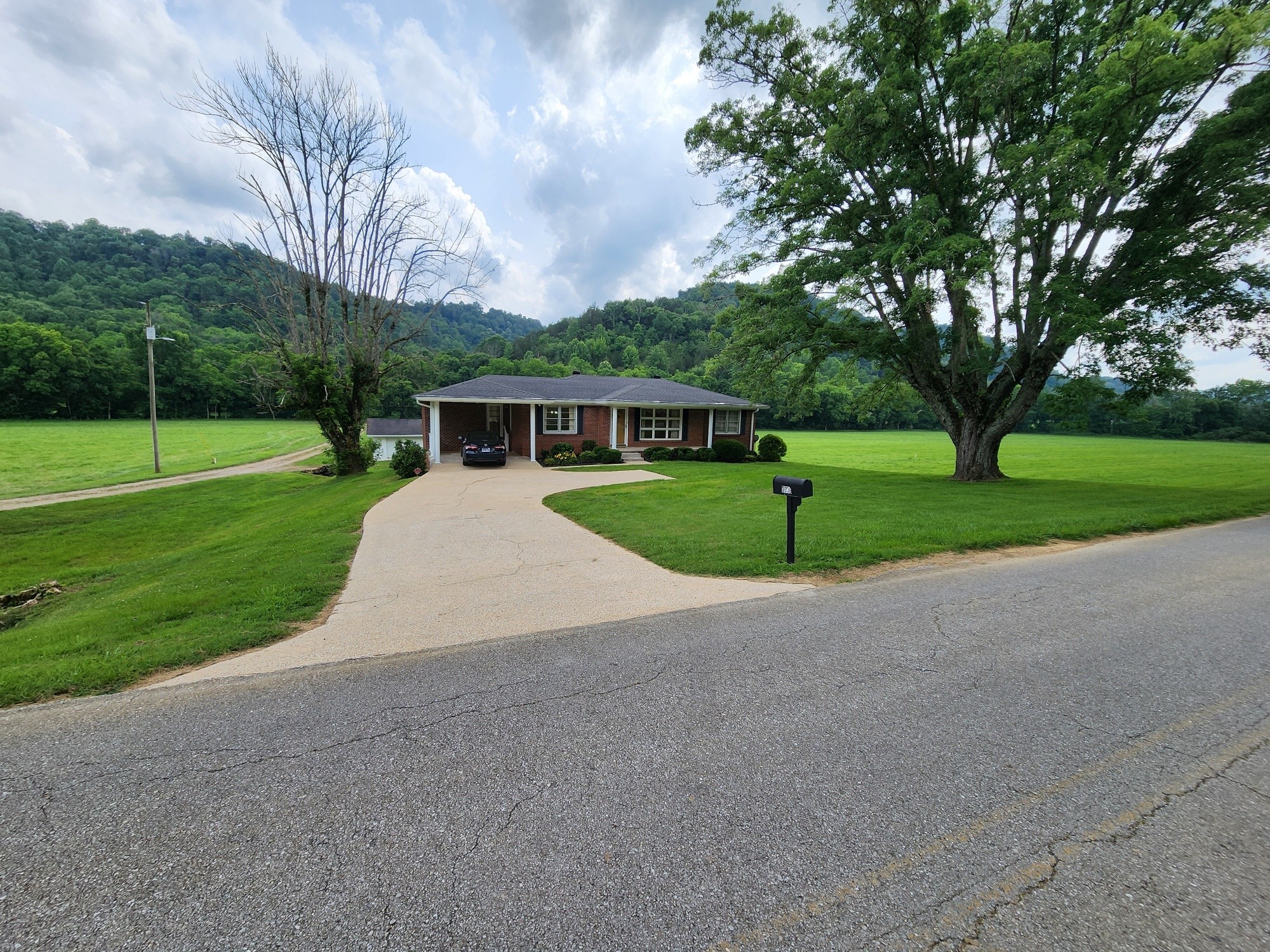 1036 Old Bottom Rd Property Photo 1