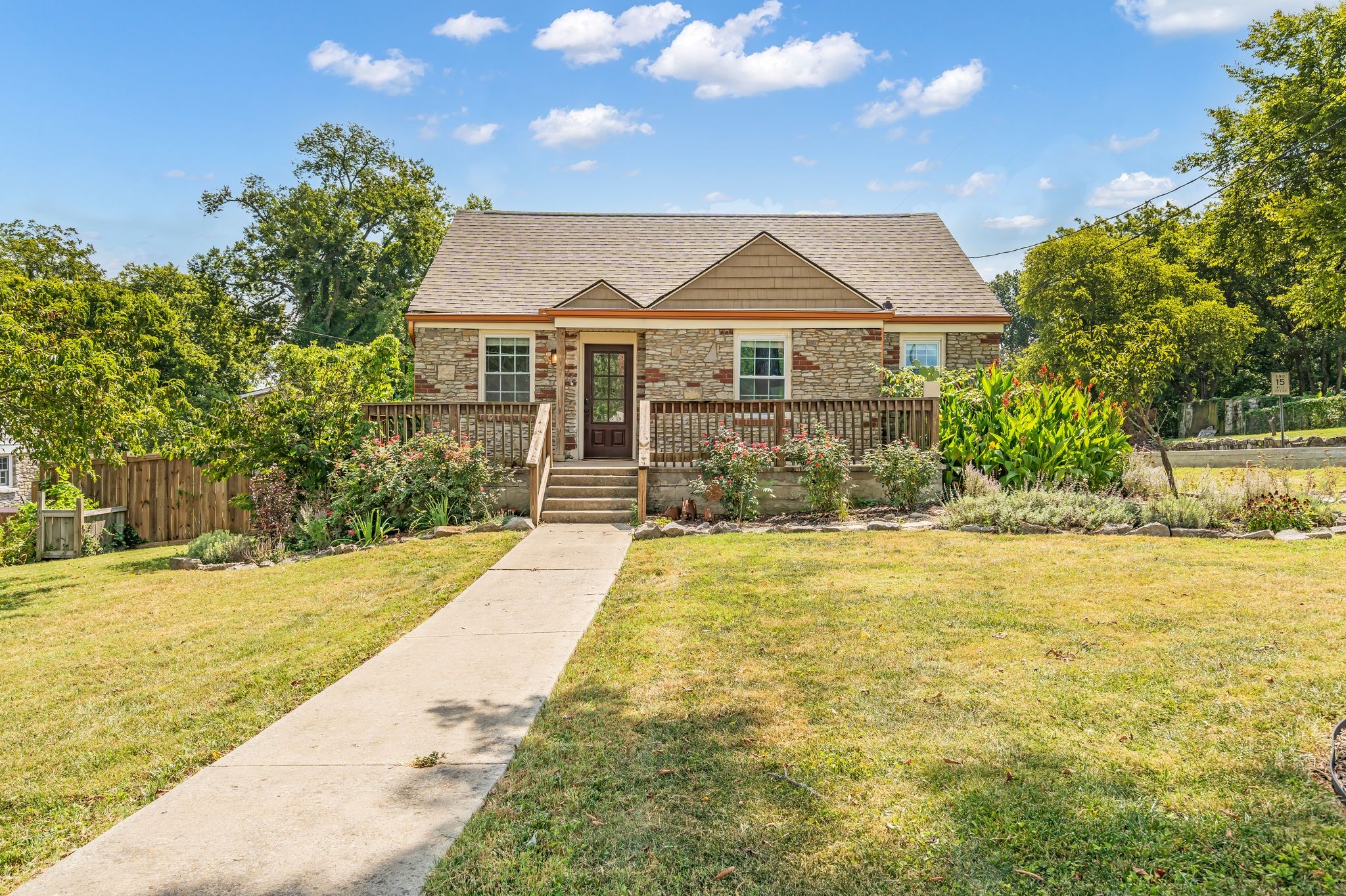 1801 Riverside Dr Property Photo 1