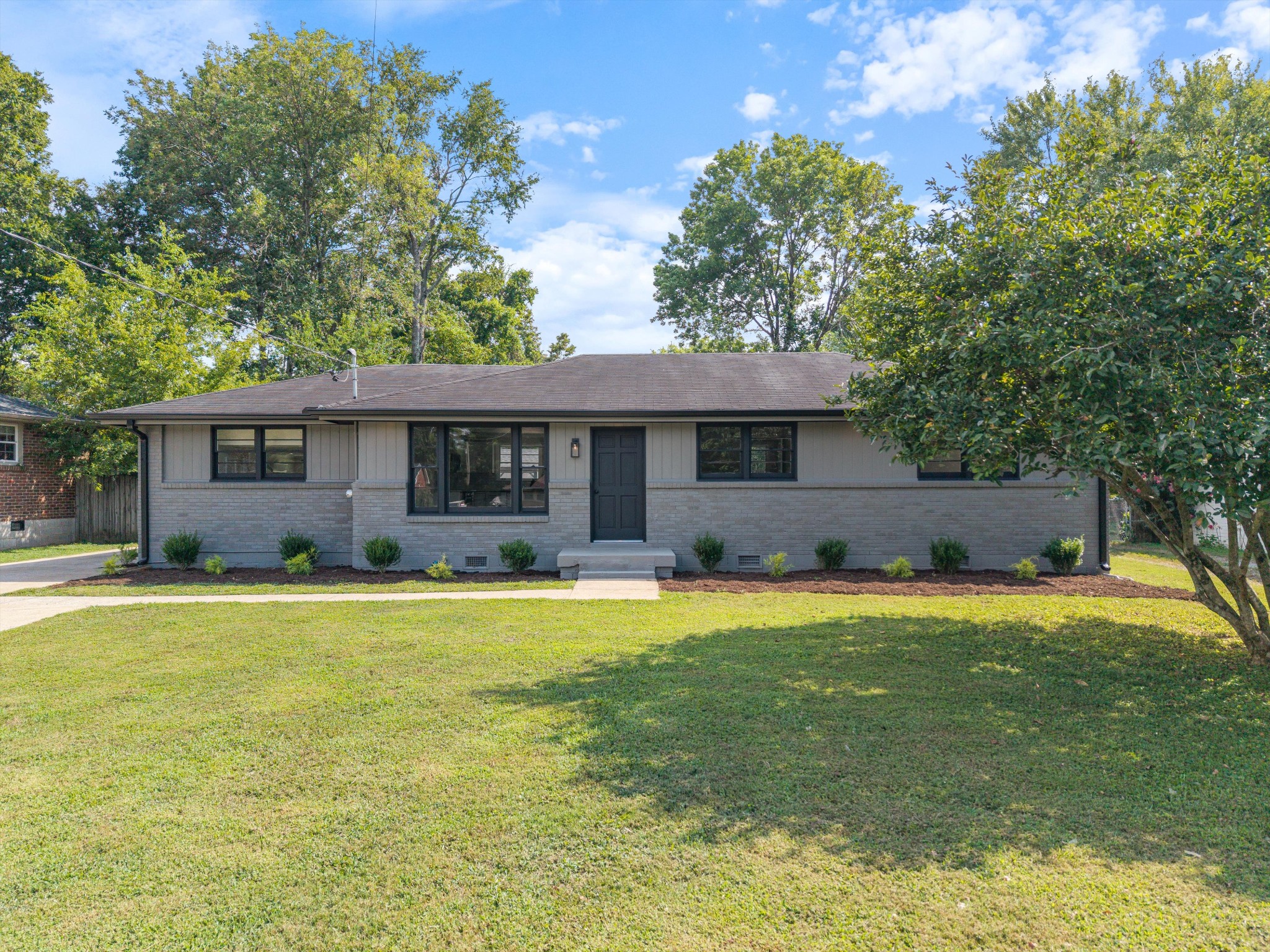 119 Mcbratney Dr Property Photo 1