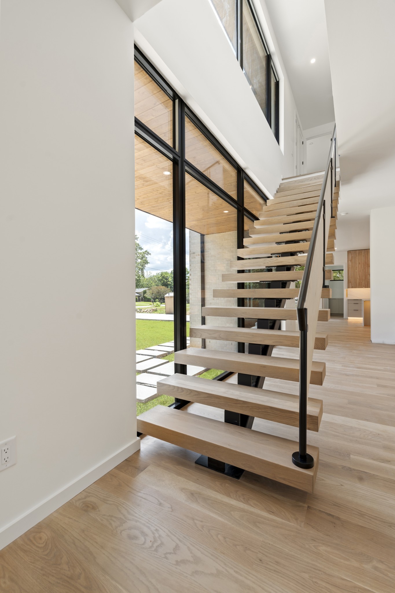 5709 Cloverland Dr Property Photo 3