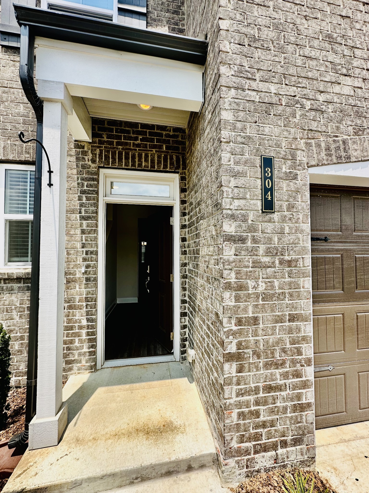 304 Cheval Dr Property Photo 1