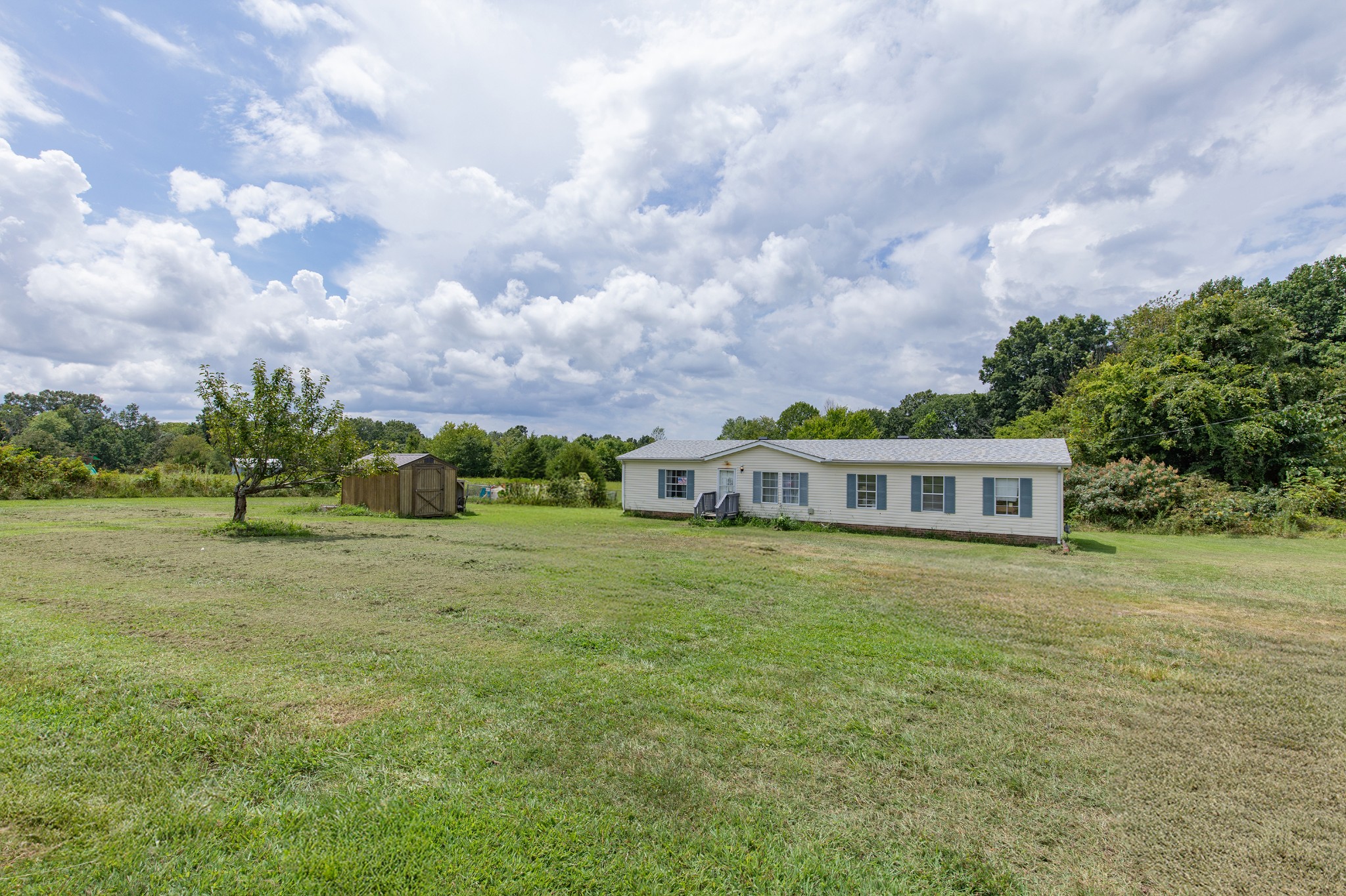 138 E Biggs Rd Property Photo 1
