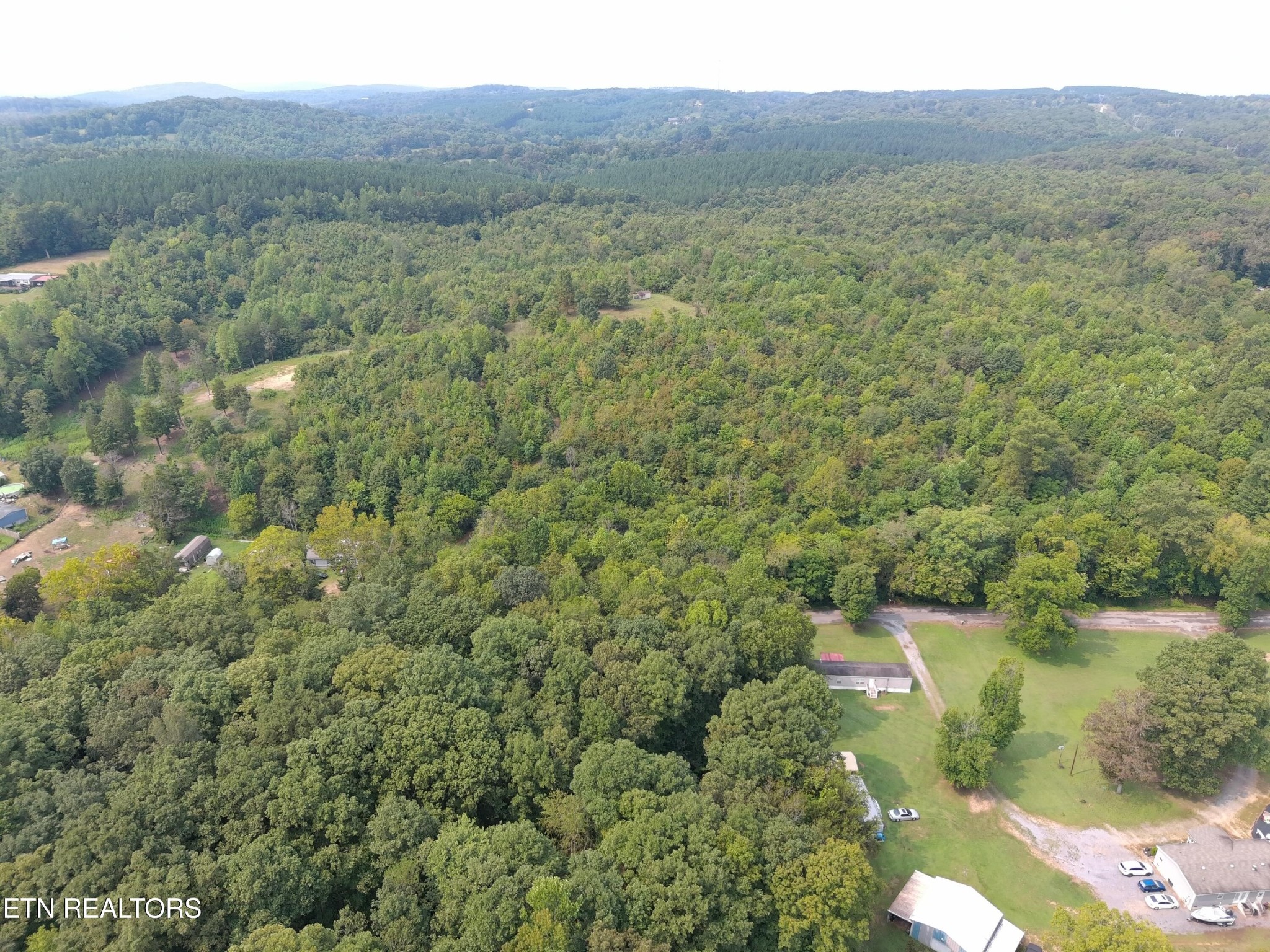 417 Womac Hollow Rd Property Photo 4