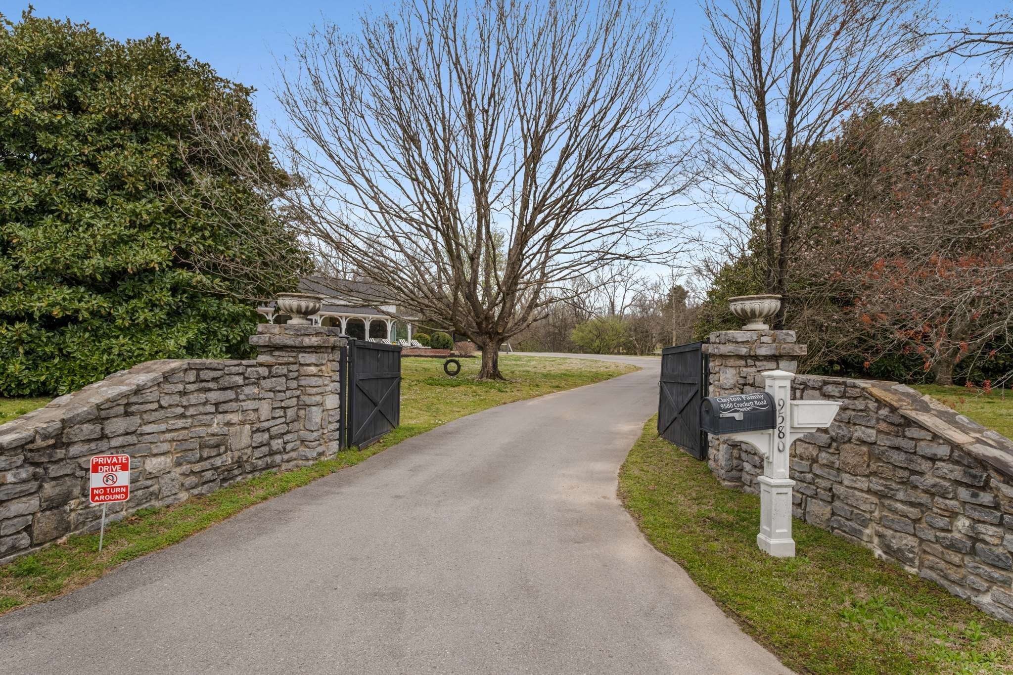 9580 Crockett Rd Property Photo 6