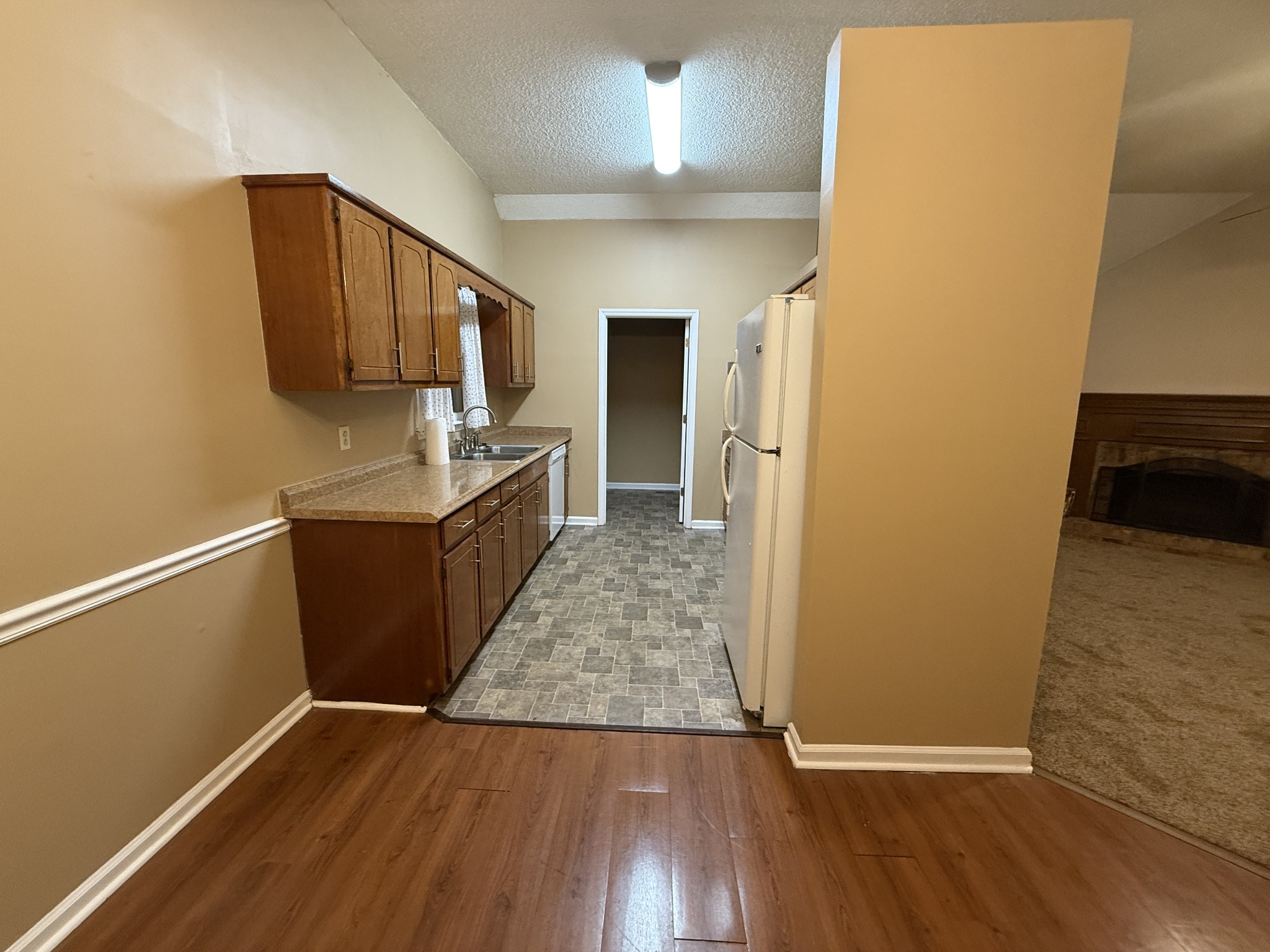 1103 Victoria Dr Property Photo 13