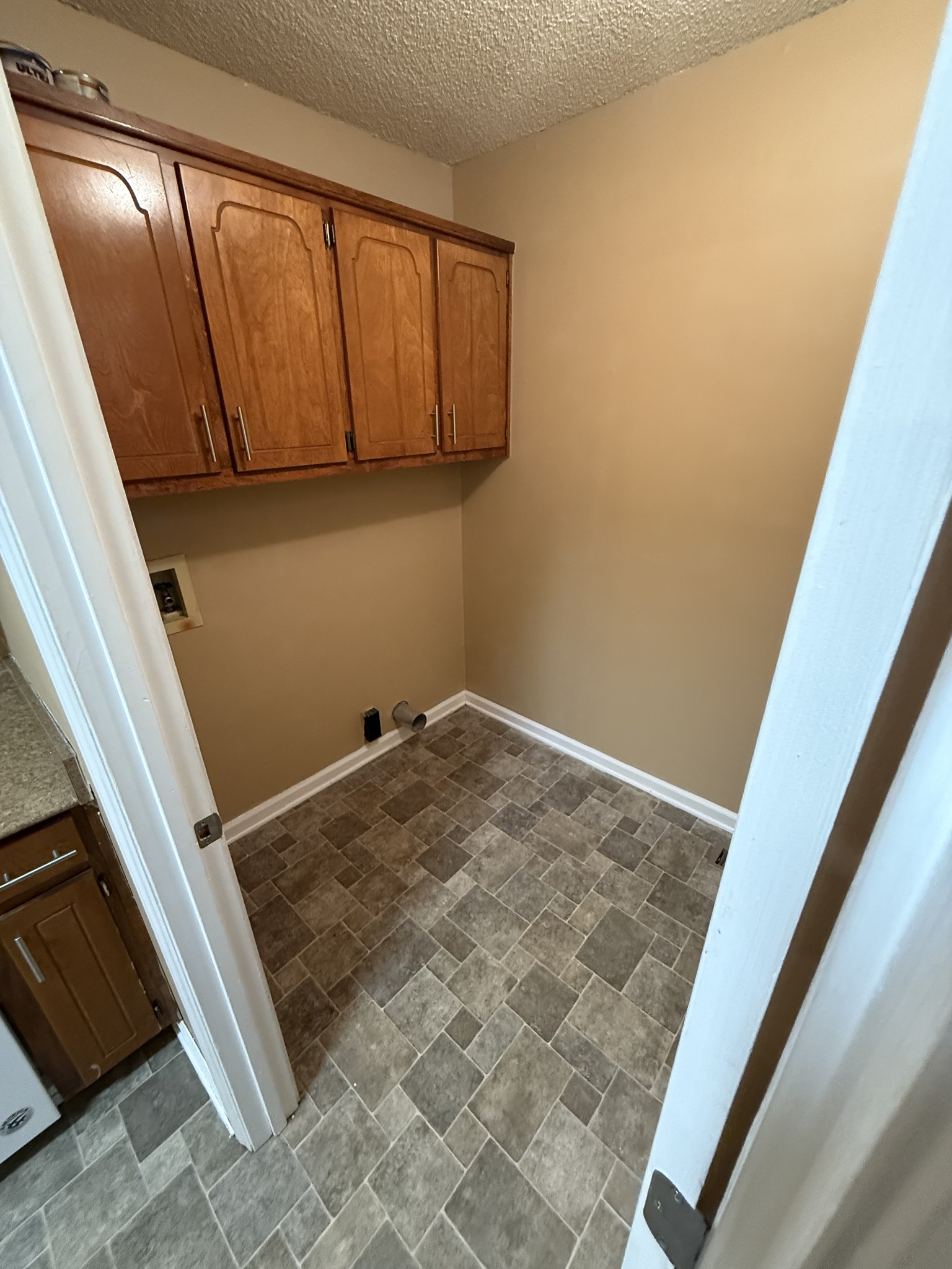 1103 Victoria Dr Property Photo 15
