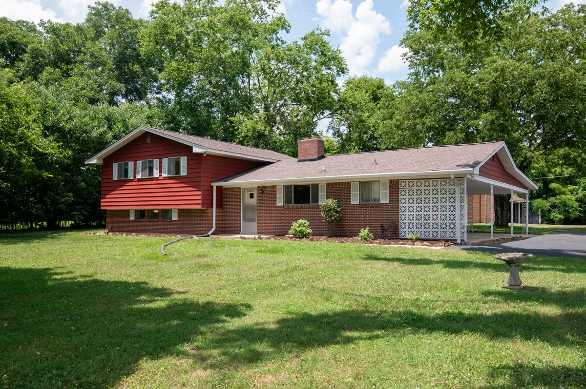 1386 Long Hollow Pike Property Photo 1