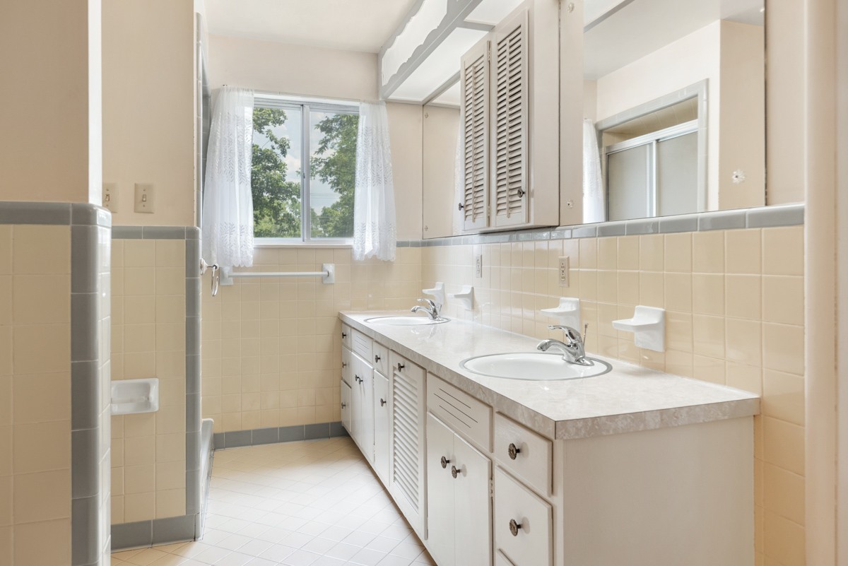 1386 Long Hollow Pike Property Photo 15