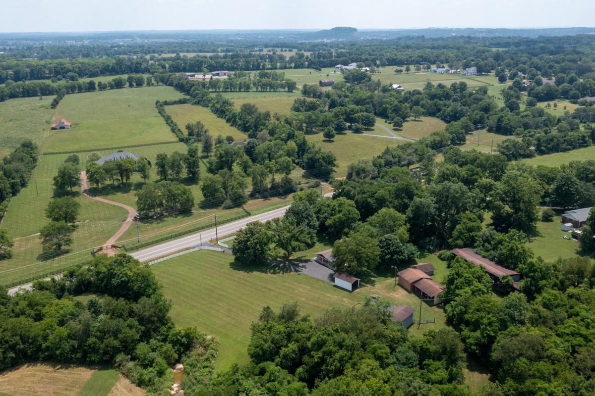 1386 Long Hollow Pike Property Photo 38