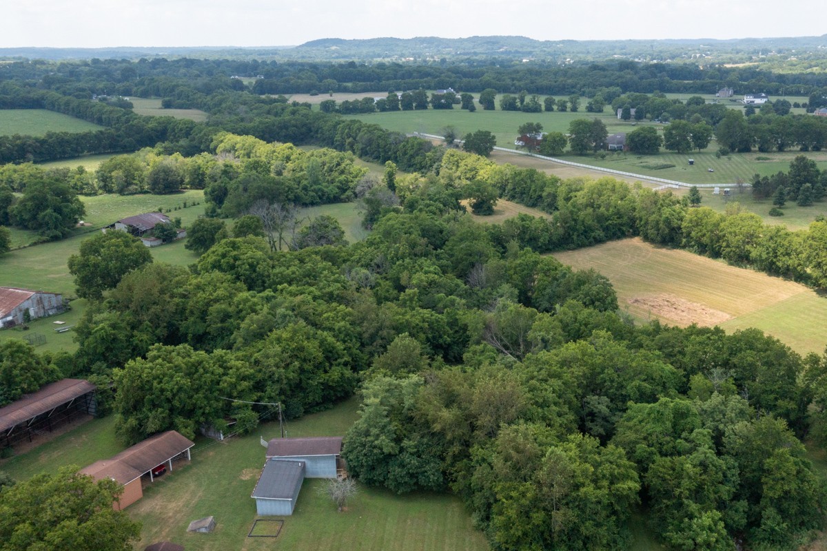 1386 Long Hollow Pike Property Photo 39