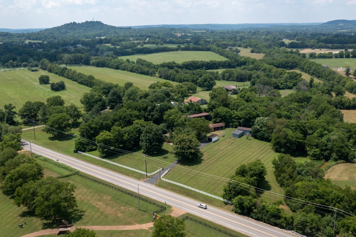 1386 Long Hollow Pike Property Photo 46