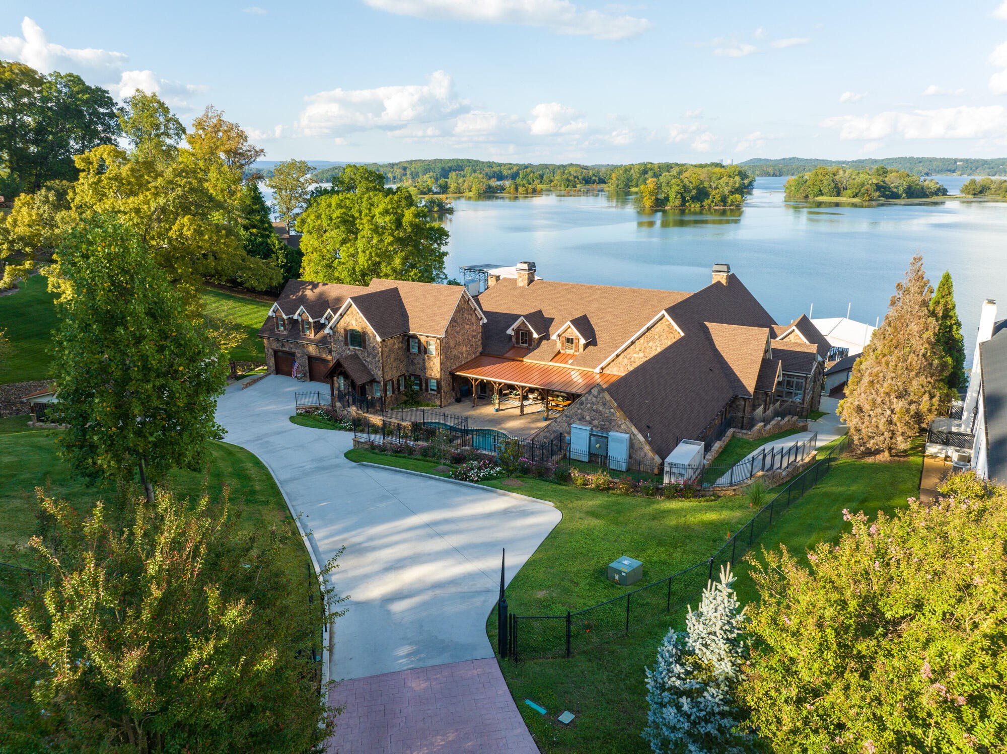 6432 Cobble Lane