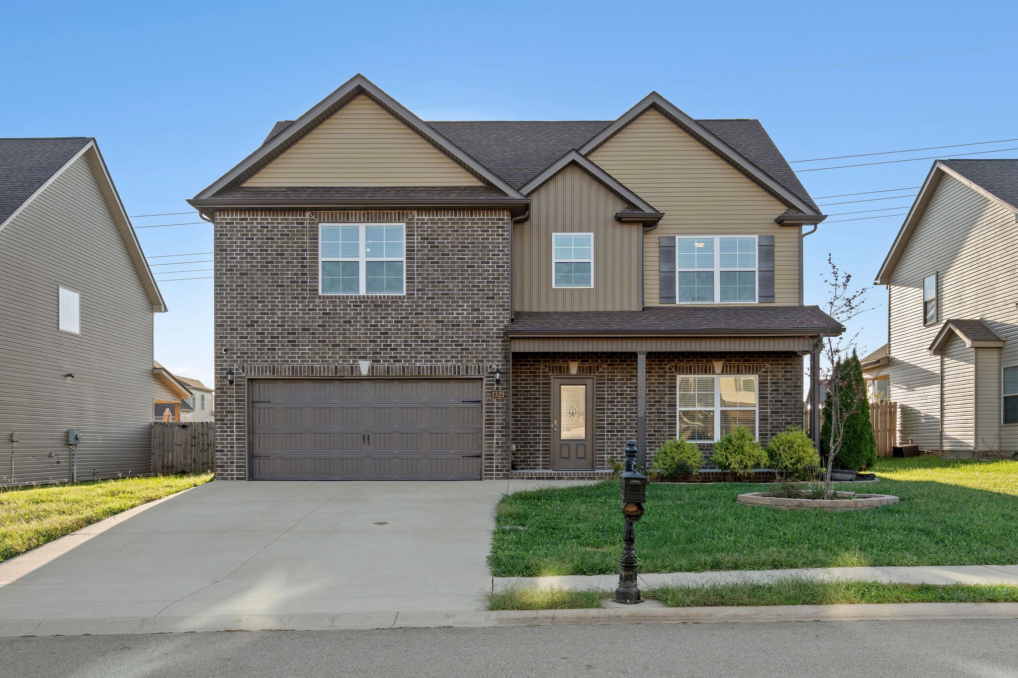 1325 Millet Dr Property Photo 1