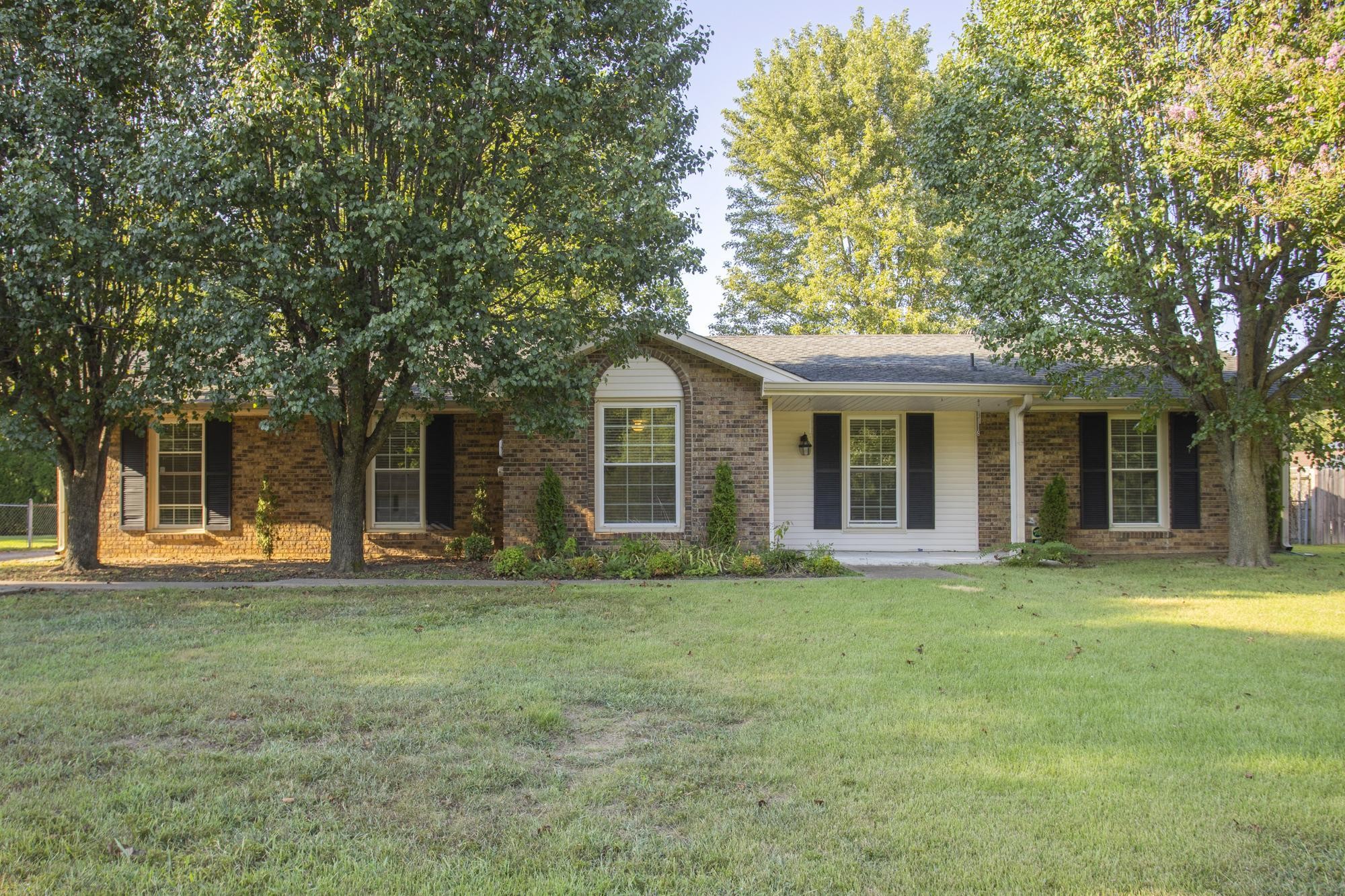 113 Woodyside Dr Property Photo 1