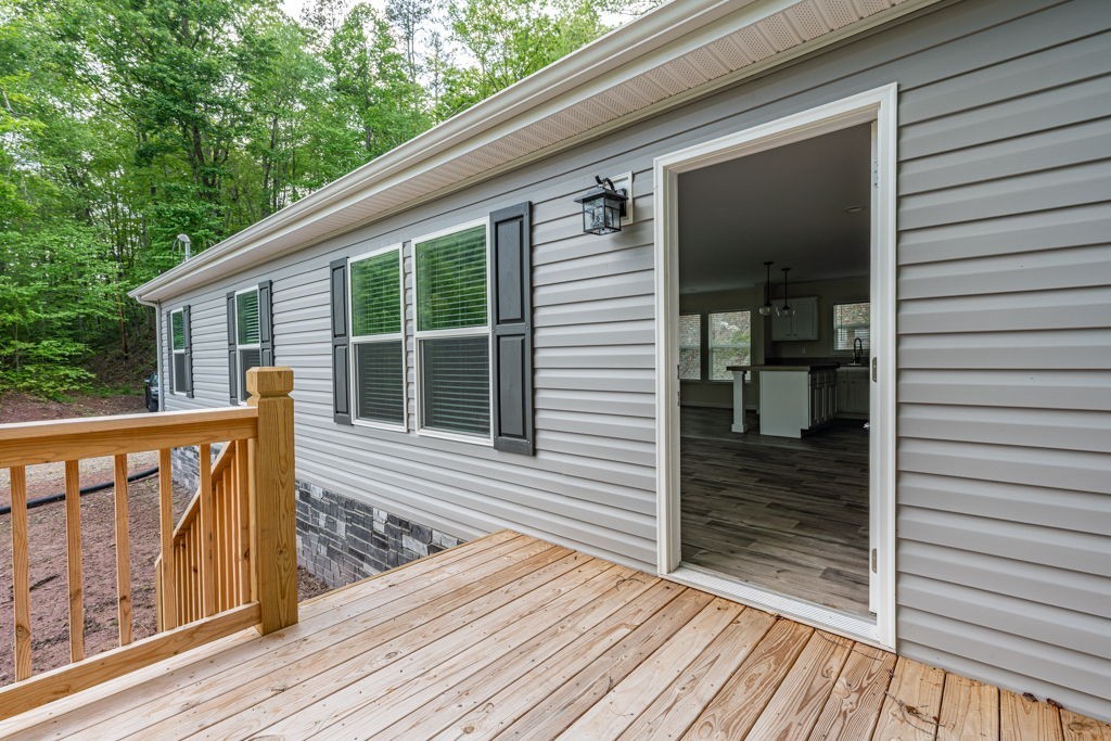 1000 Mining Town Rd Property Photo 2