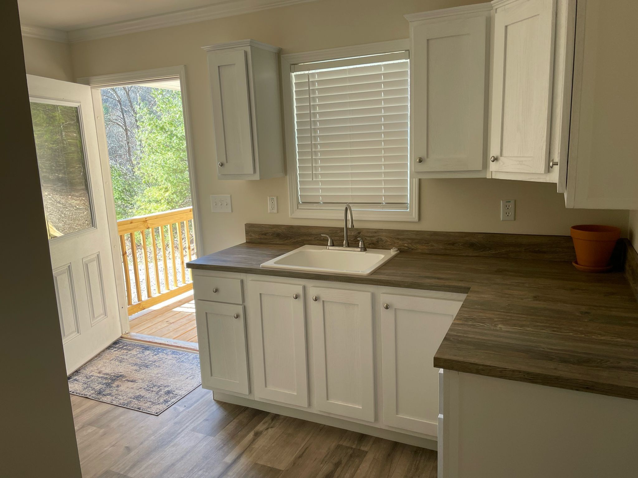 1000 Mining Town Rd Property Photo 12