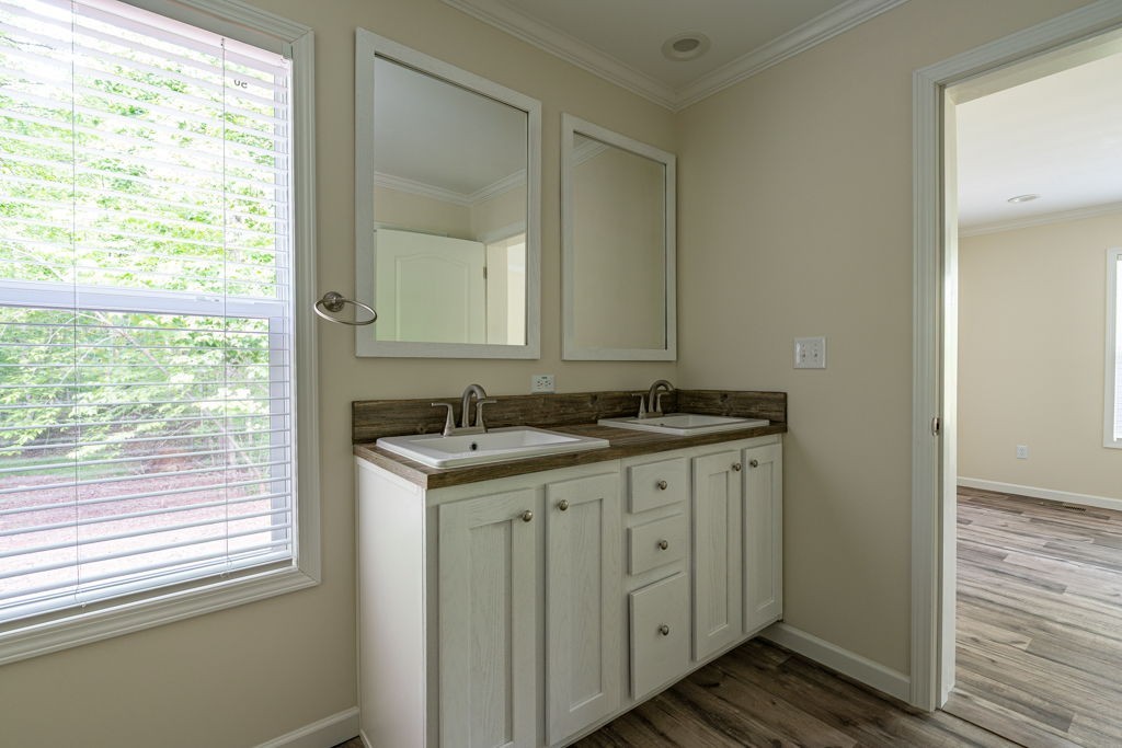 1000 Mining Town Rd Property Photo 47