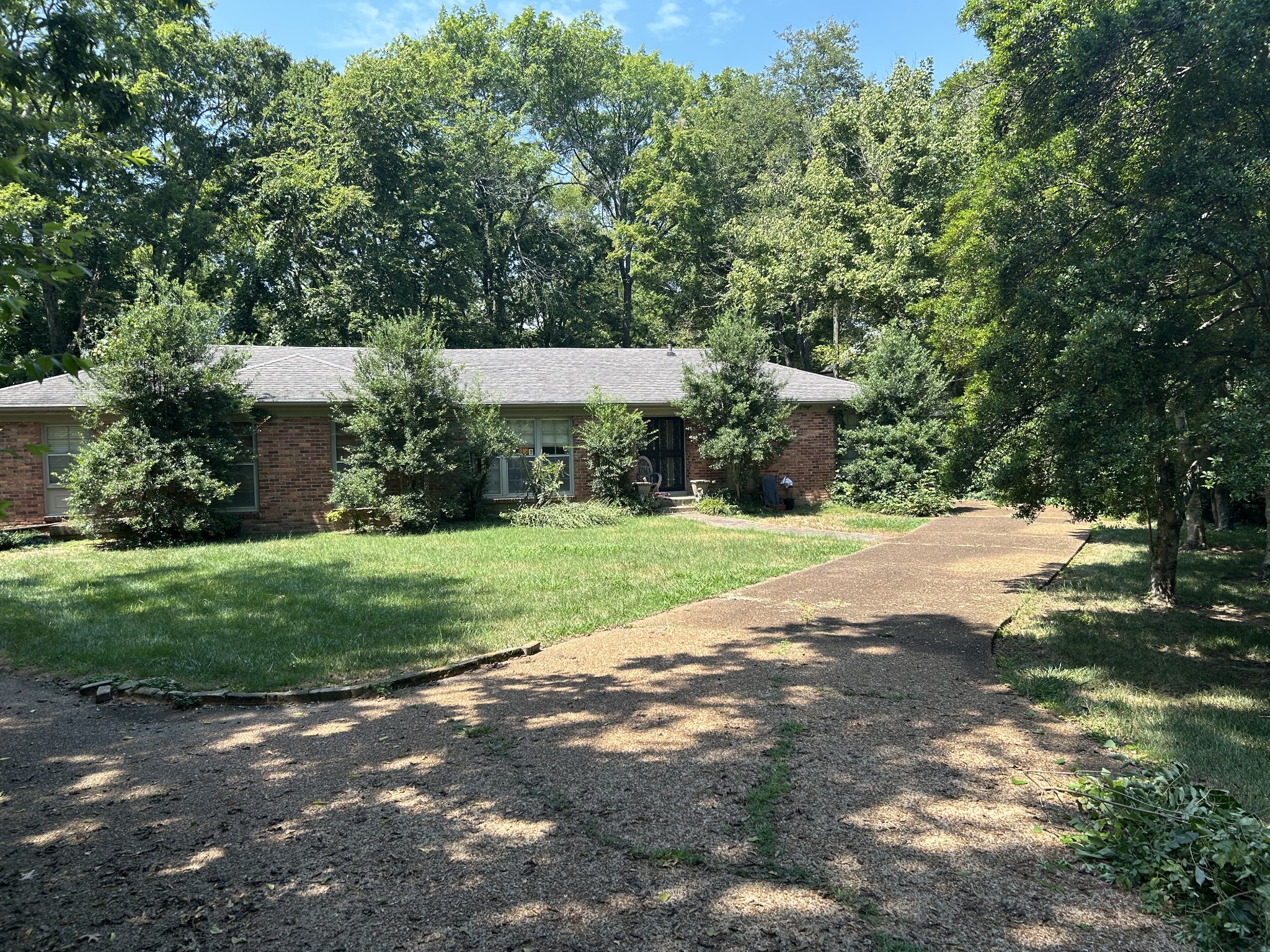 4413 Estes Rd Property Photo 2