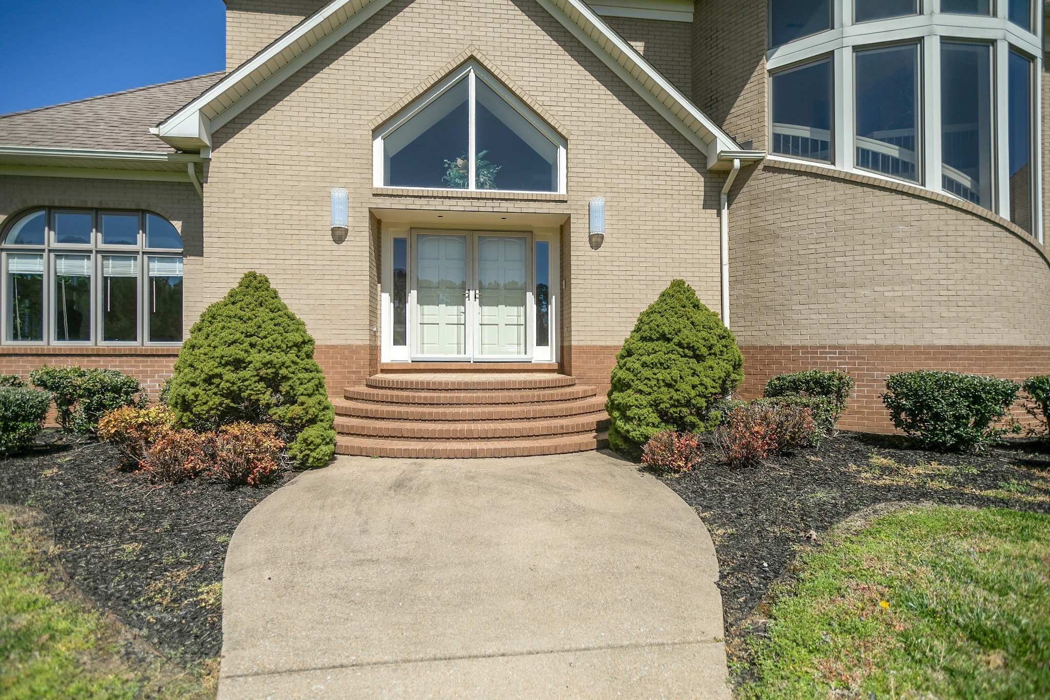 970 9th St Property Photo 4
