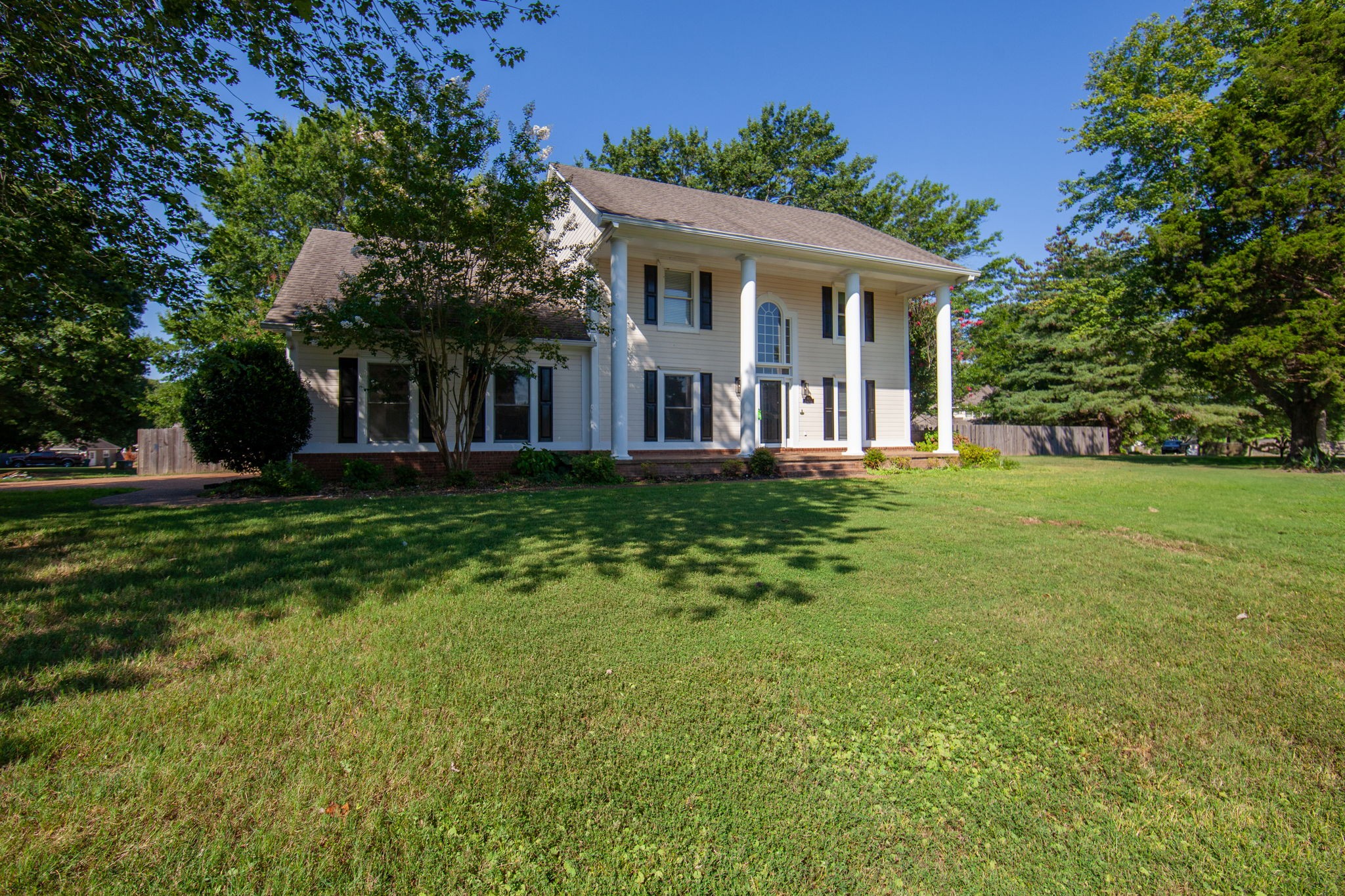 465 Shadow Ridge Dr Property Photo 2
