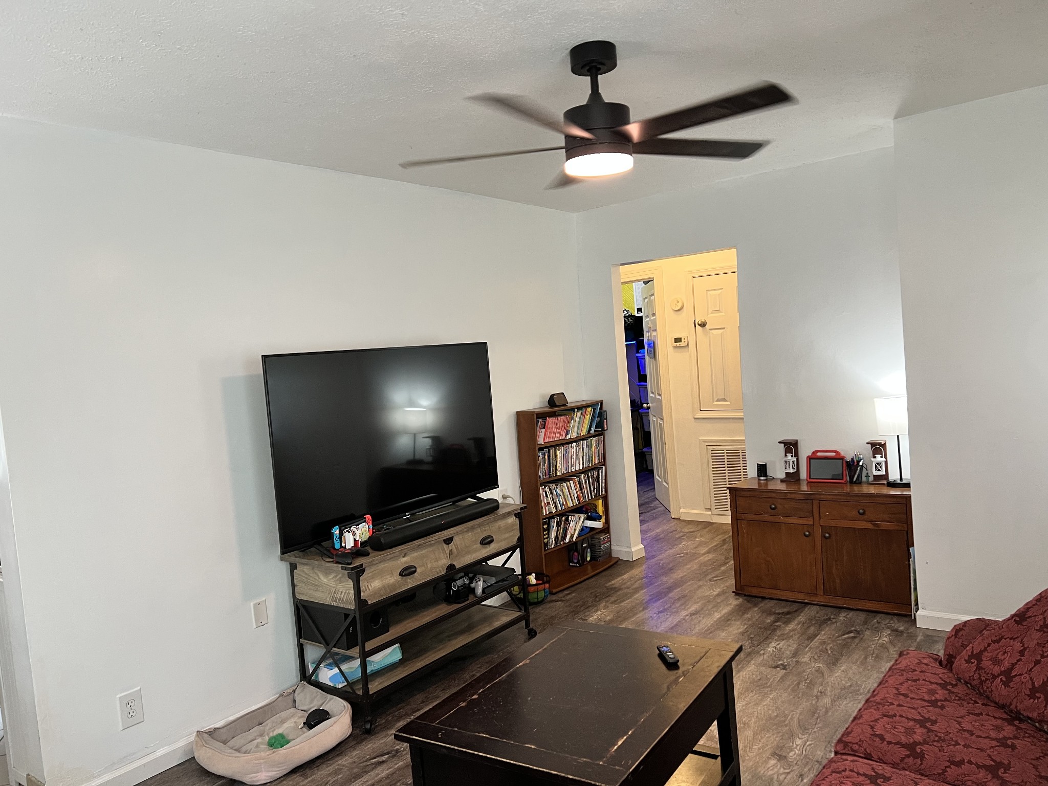 431 Elm St Property Photo 4